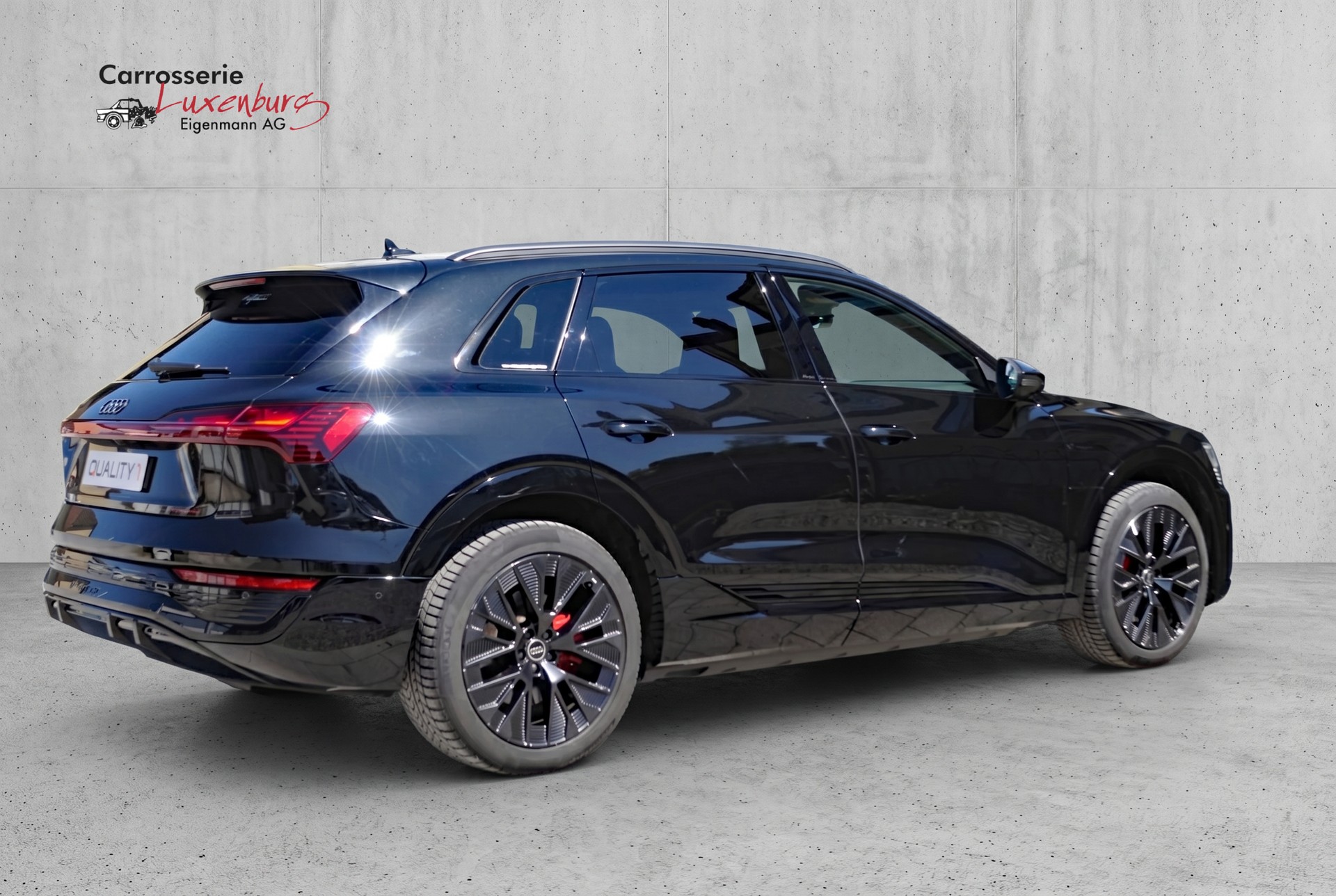 AUDI Q8 55 e-tron S line quattro-showroom-element-3