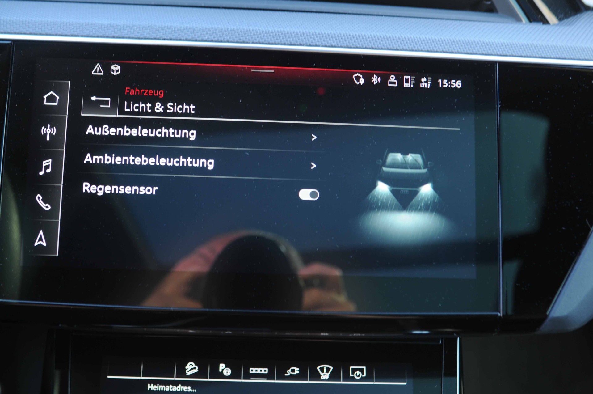 AUDI Q8 55 e-tron S line quattro-image-24