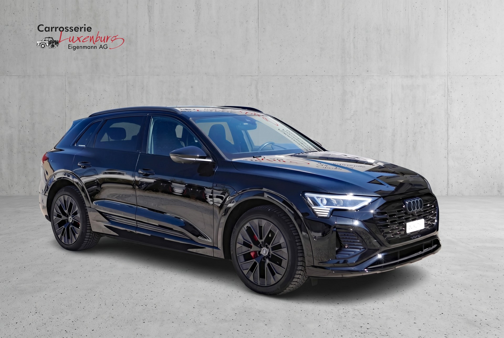AUDI Q8 55 e-tron S line quattro