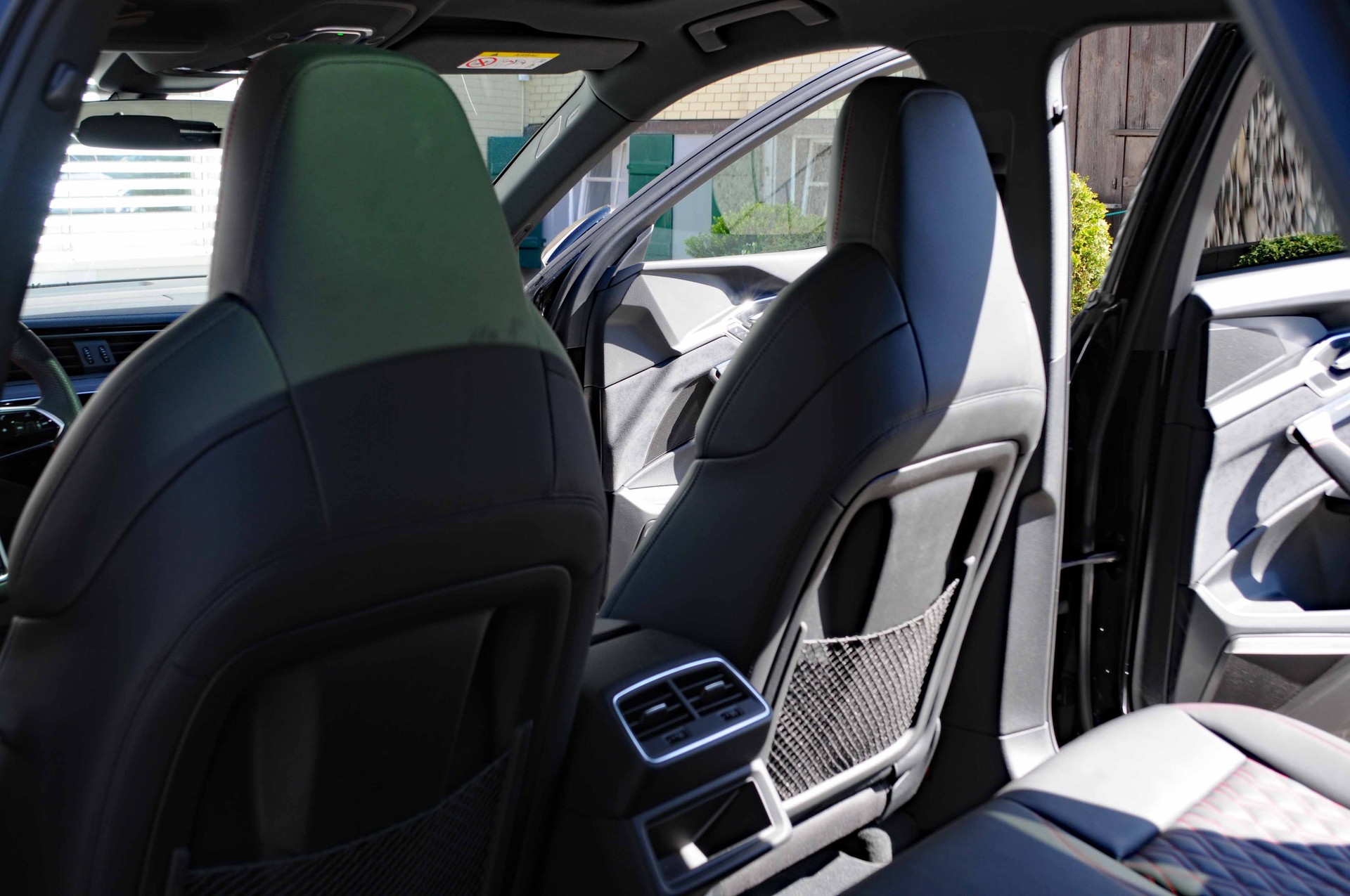 AUDI Q8 55 e-tron S line quattro-image-19