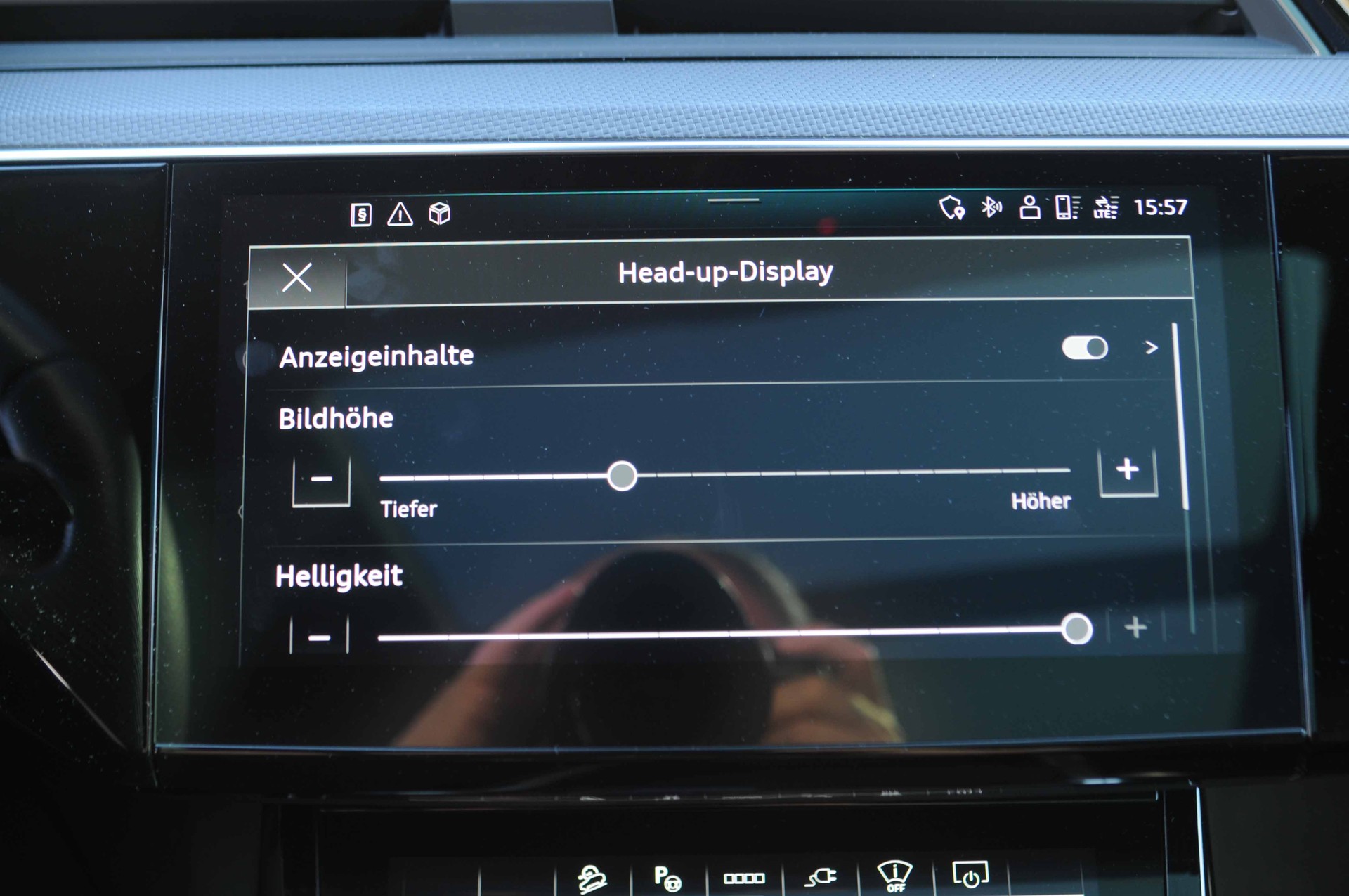 AUDI Q8 55 e-tron S line quattro-image-28