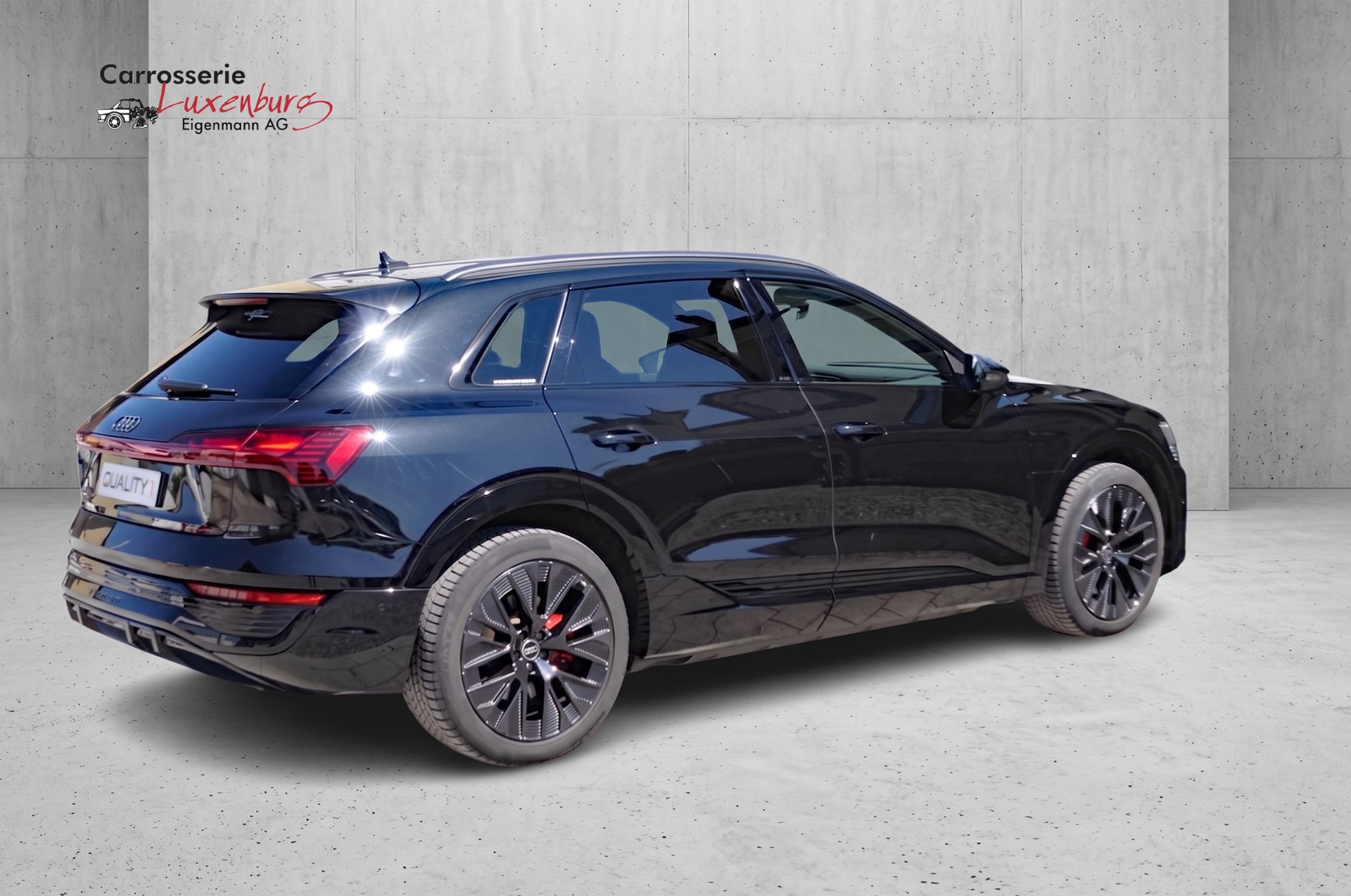 AUDI Q8 55 e-tron S line quattro-image-6