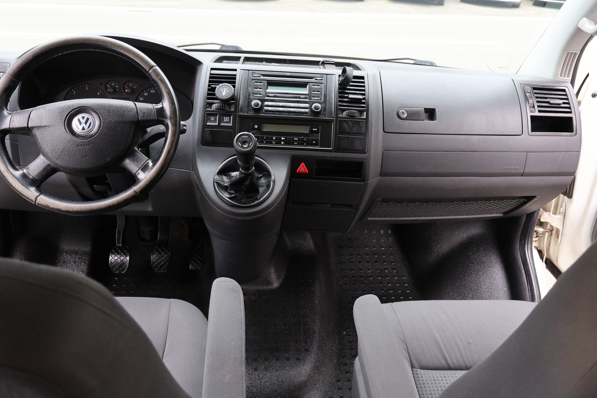 VW T5 Caravelle Comfort 2.5TDI PD 4M-image-11