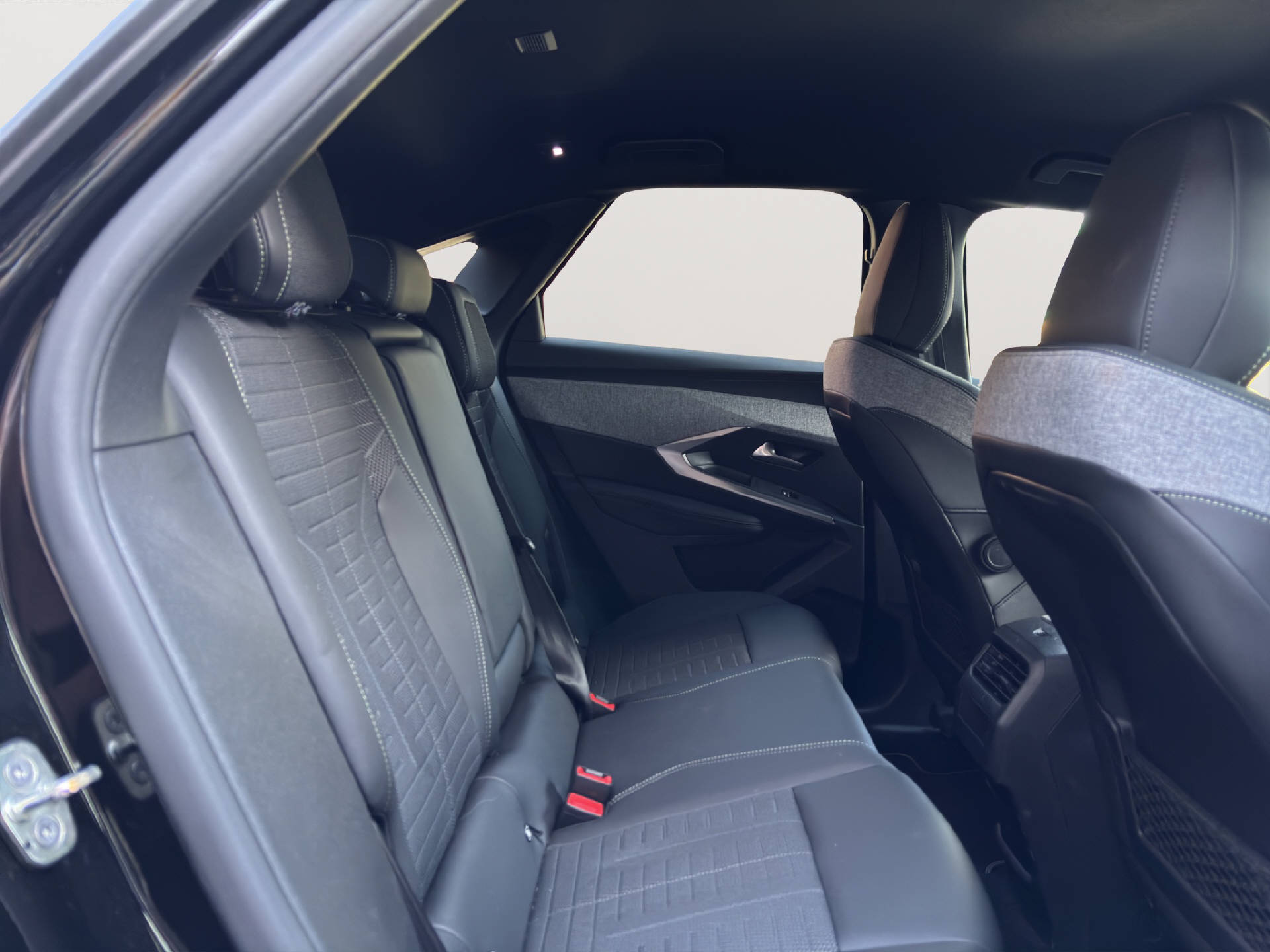 PEUGEOT 3008 1.2 Hybrid GT-image-20