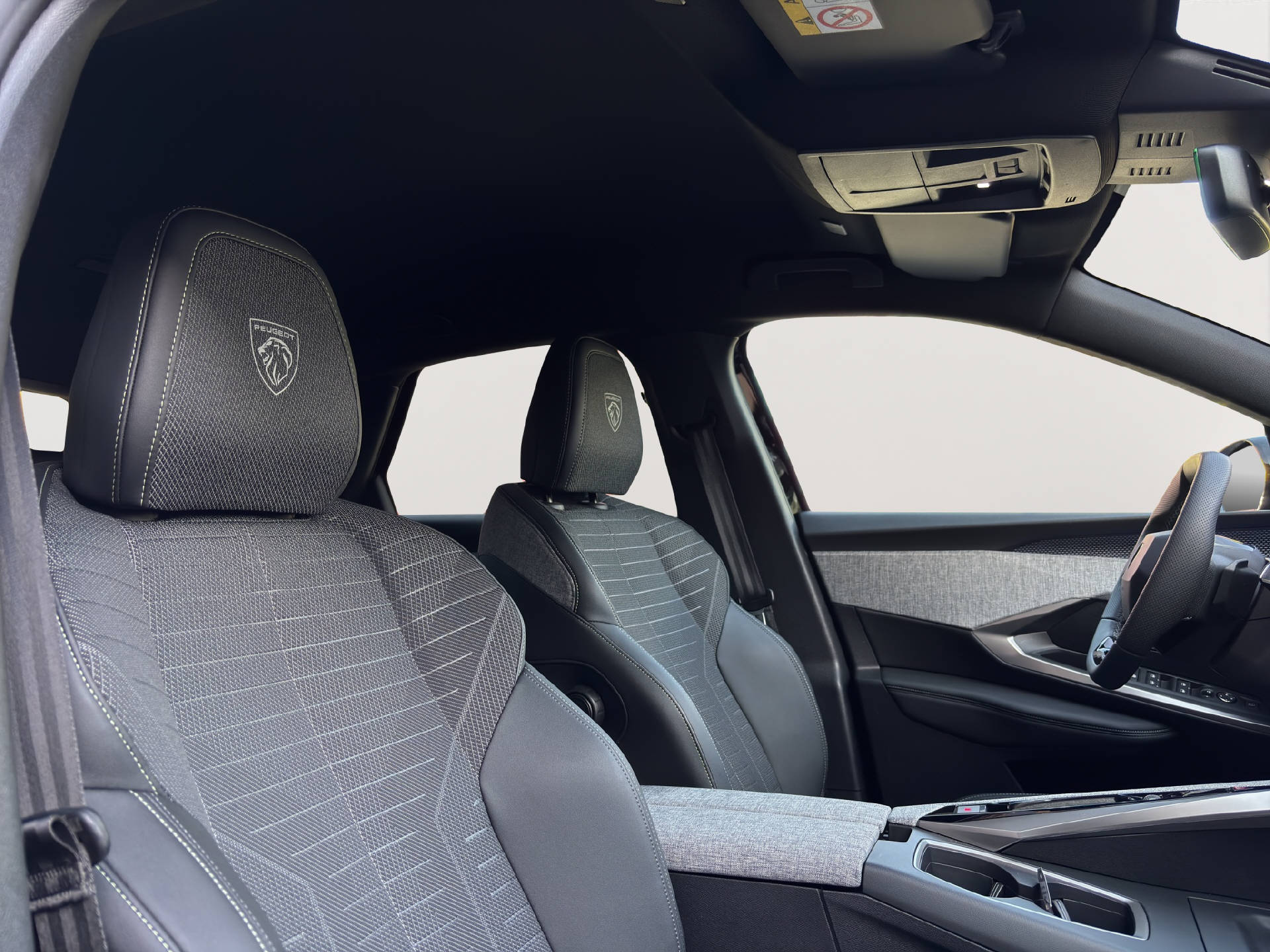 PEUGEOT 3008 1.2 Hybrid GT-image-16