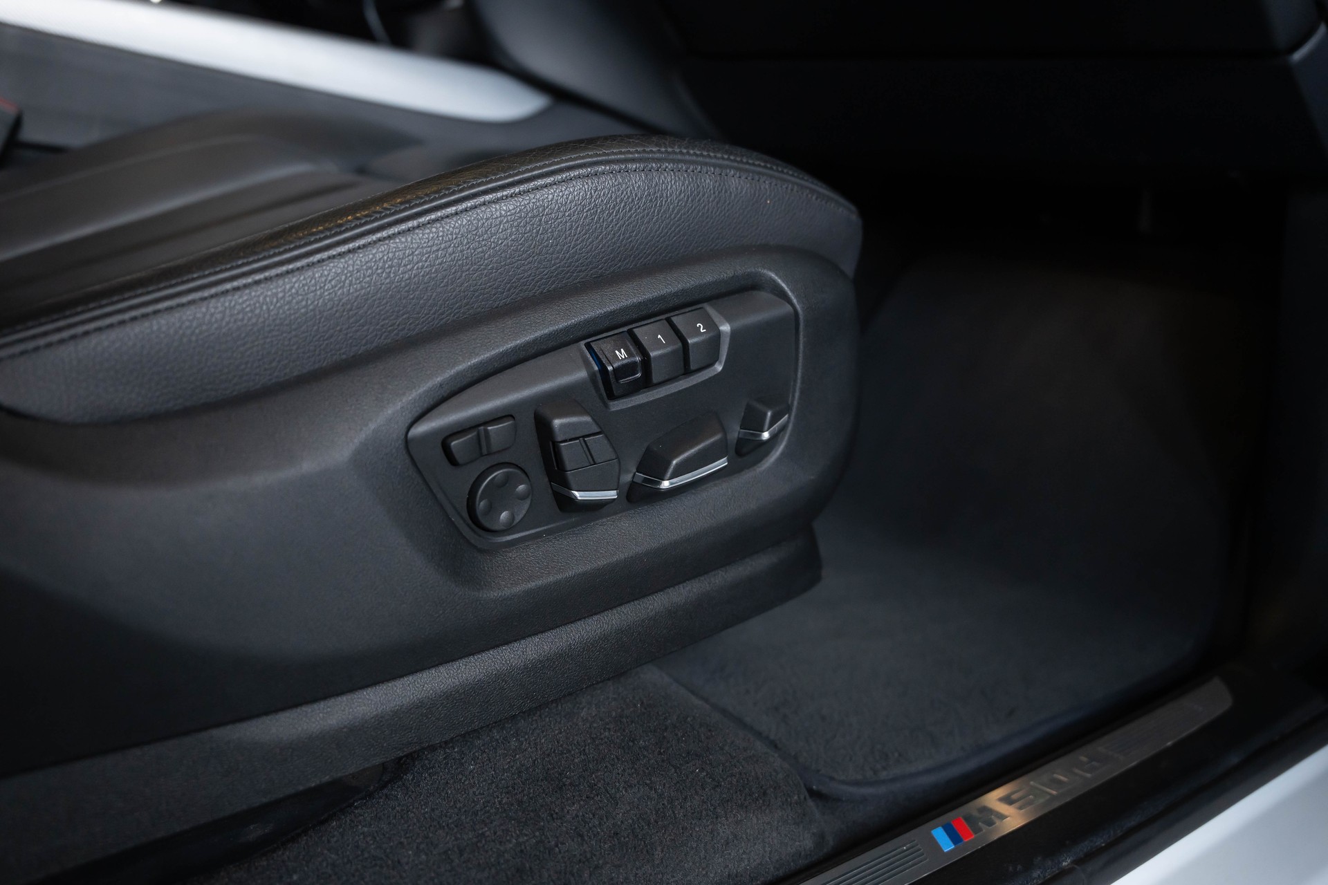 BMW X5 xDrive M50d Steptronic-image-26