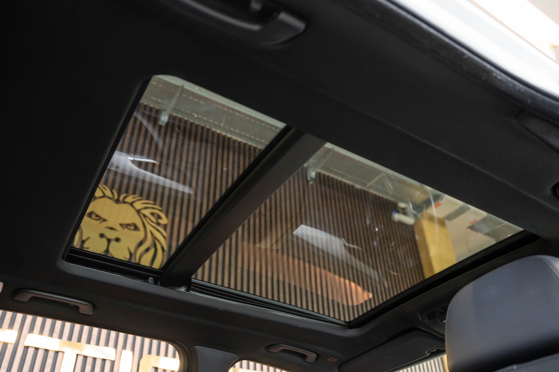 BMW X5 xDrive M50d Steptronic-image-16