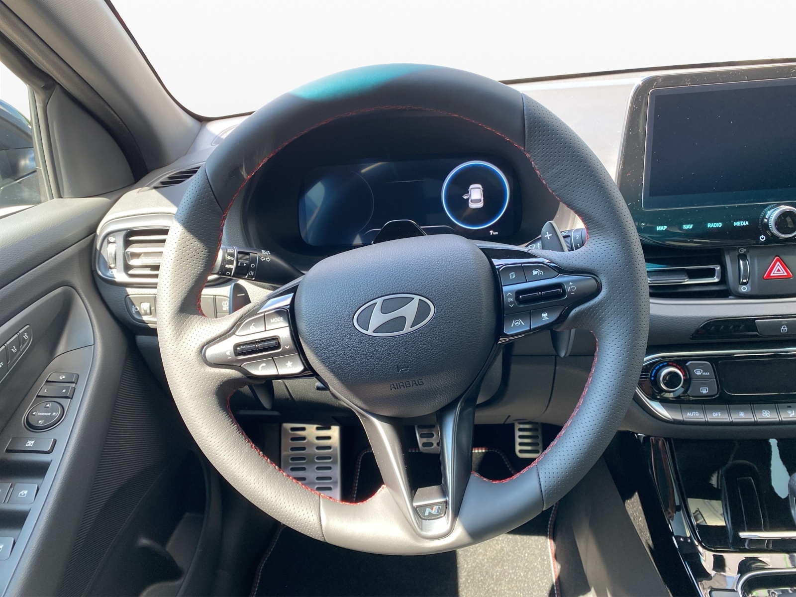 HYUNDAI i30 1.6 T-GDi N-Line-image-12
