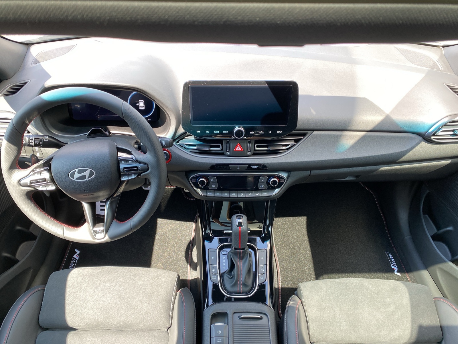 HYUNDAI i30 1.6 T-GDi N-Line-image-11
