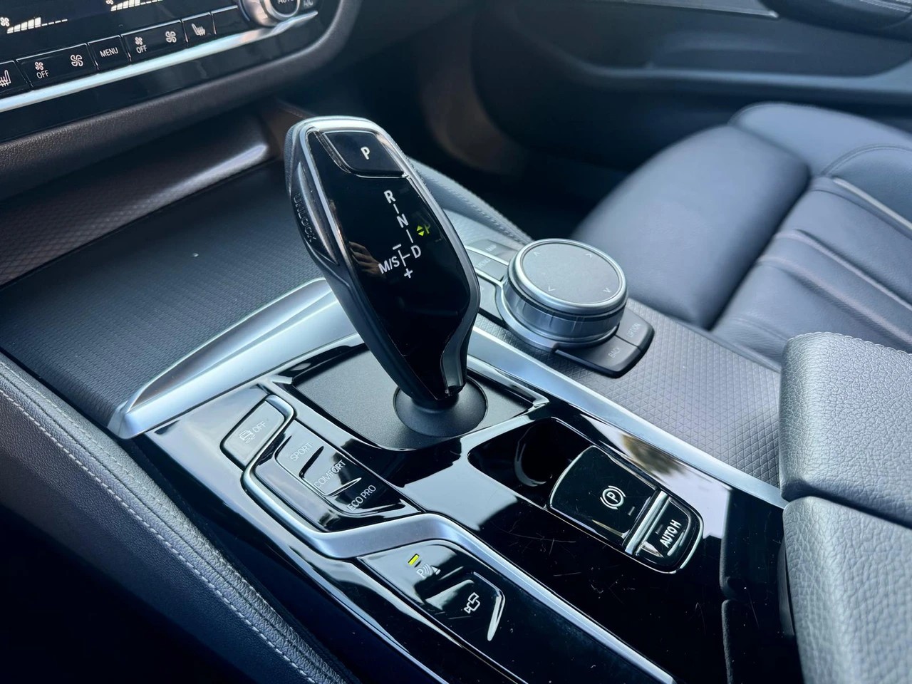 BMW 520d xDrive M- Sport CH FAHRZEUG-image-16