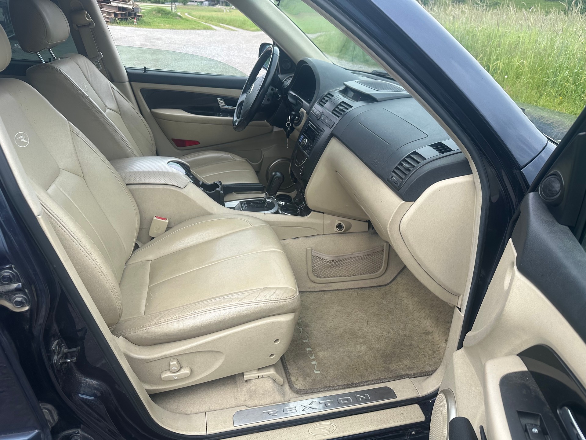 KGM-SsangYong Rexton RX 270 XVT Genesis Automatic-image-8