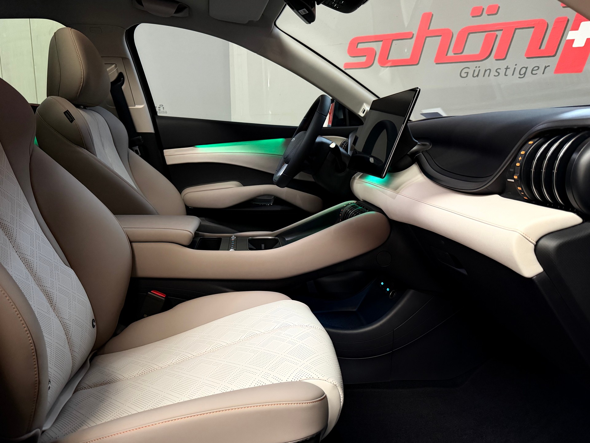 BYD Atto 3 EVO 74.8 kWh Excellence AWD-image-16