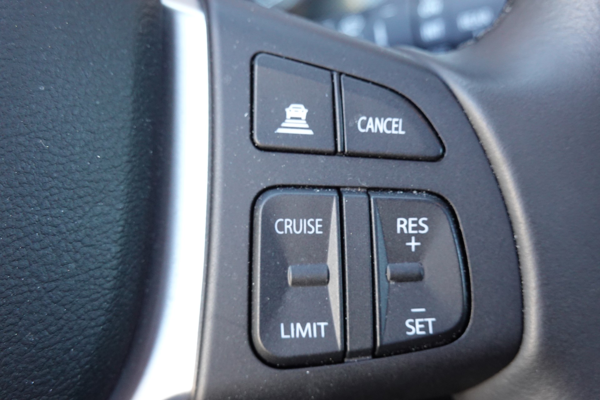 SUZUKI Vitara 1.5 Hybrid Edition 35 Top 4x4 AGS - " Toit Ouvrant * GPS * Caméra * Tempomat Adaptatif * Sièges chauffants "-image-12