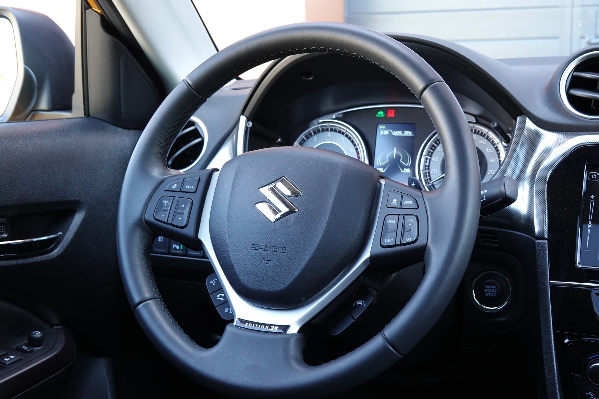 SUZUKI Vitara 1.5 Hybrid Edition 35 Top 4x4 AGS - " Toit Ouvrant * GPS * Caméra * Tempomat Adaptatif * Sièges chauffants "-image-11