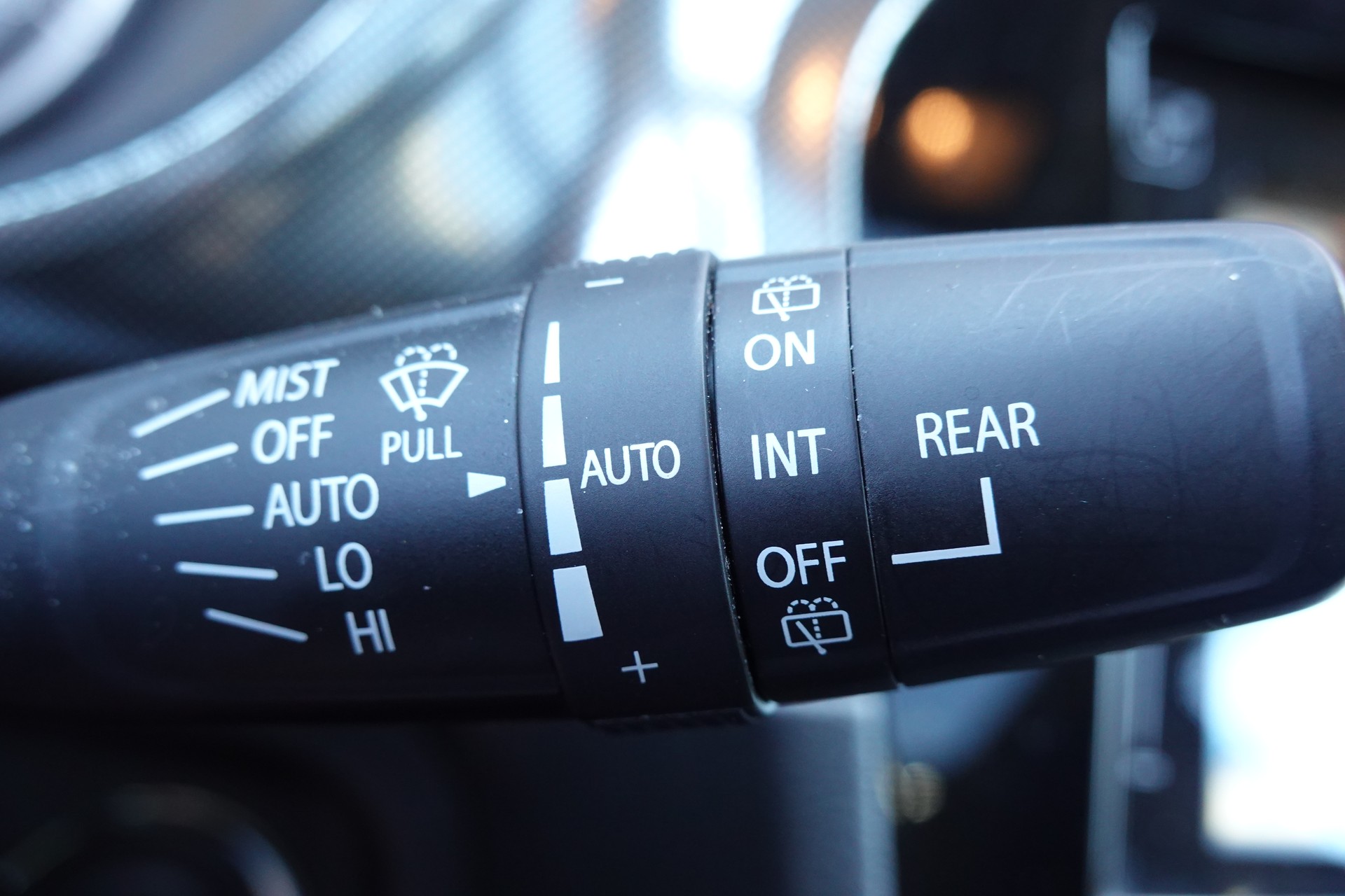SUZUKI Vitara 1.5 Hybrid Edition 35 Top 4x4 AGS - " Toit Ouvrant * GPS * Caméra * Tempomat Adaptatif * Sièges chauffants "-image-14