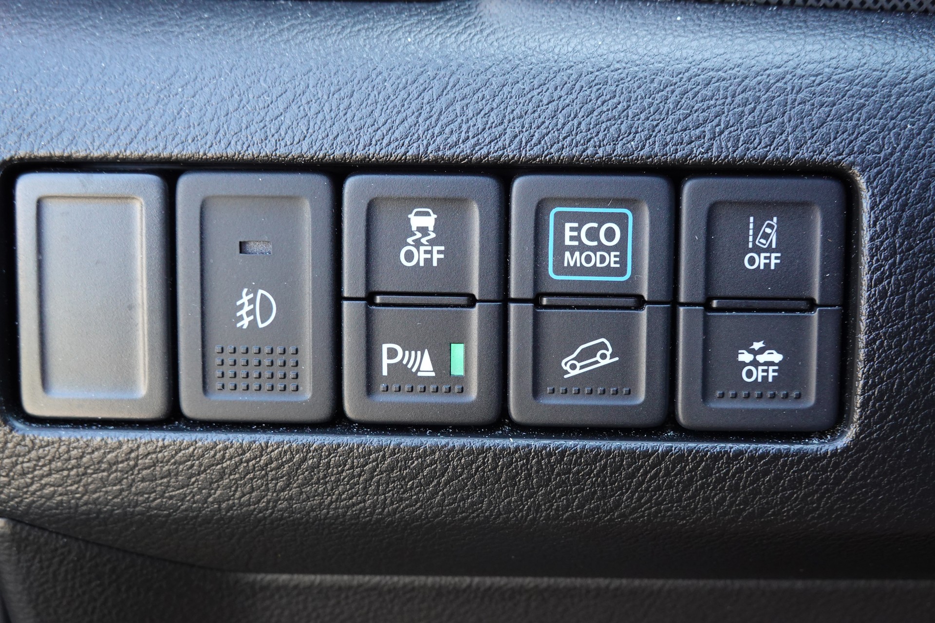 SUZUKI Vitara 1.5 Hybrid Edition 35 Top 4x4 AGS - " Toit Ouvrant * GPS * Caméra * Tempomat Adaptatif * Sièges chauffants "-image-17