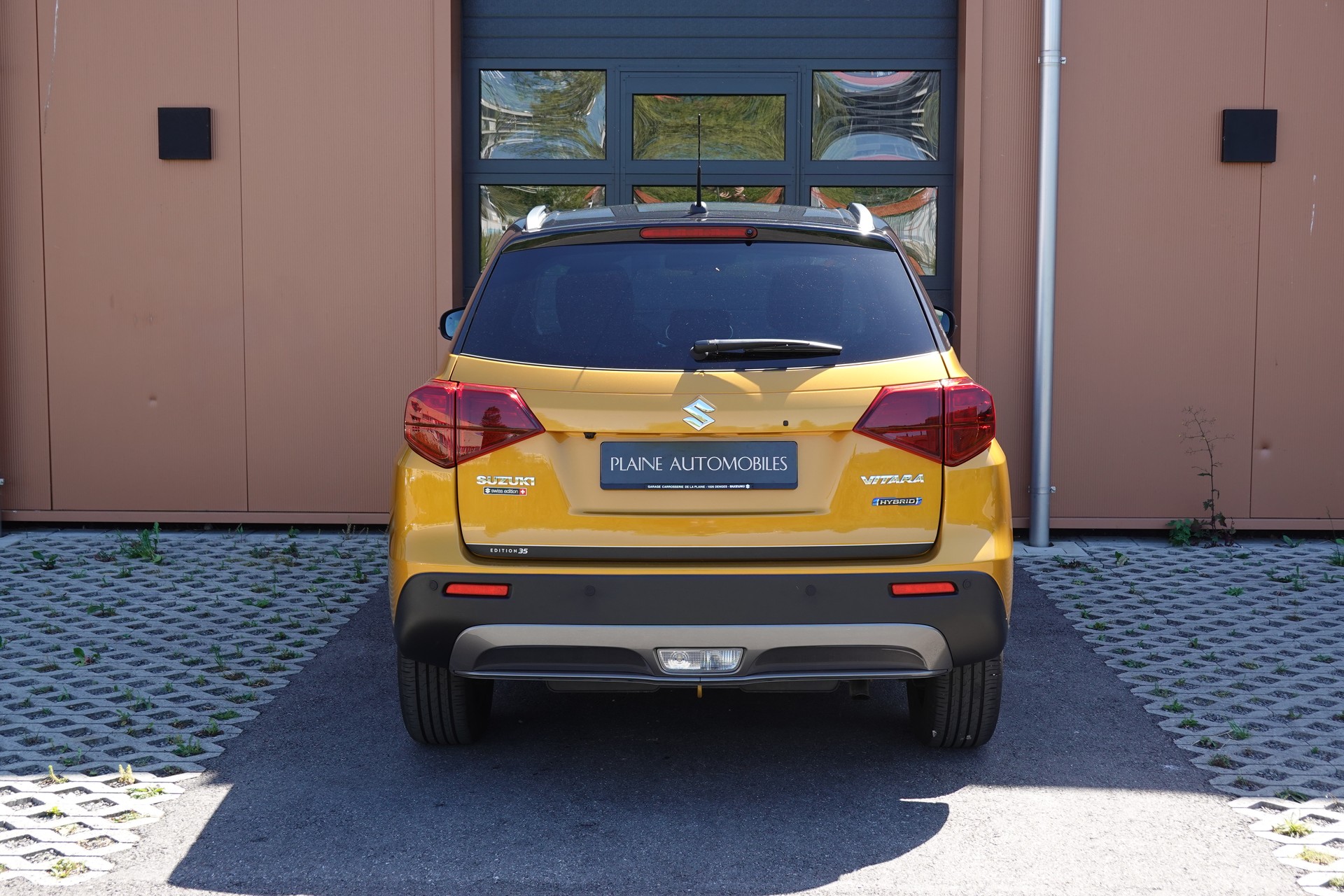 SUZUKI Vitara 1.5 Hybrid Edition 35 Top 4x4 AGS - " Toit Ouvrant * GPS * Caméra * Tempomat Adaptatif * Sièges chauffants "-image-8