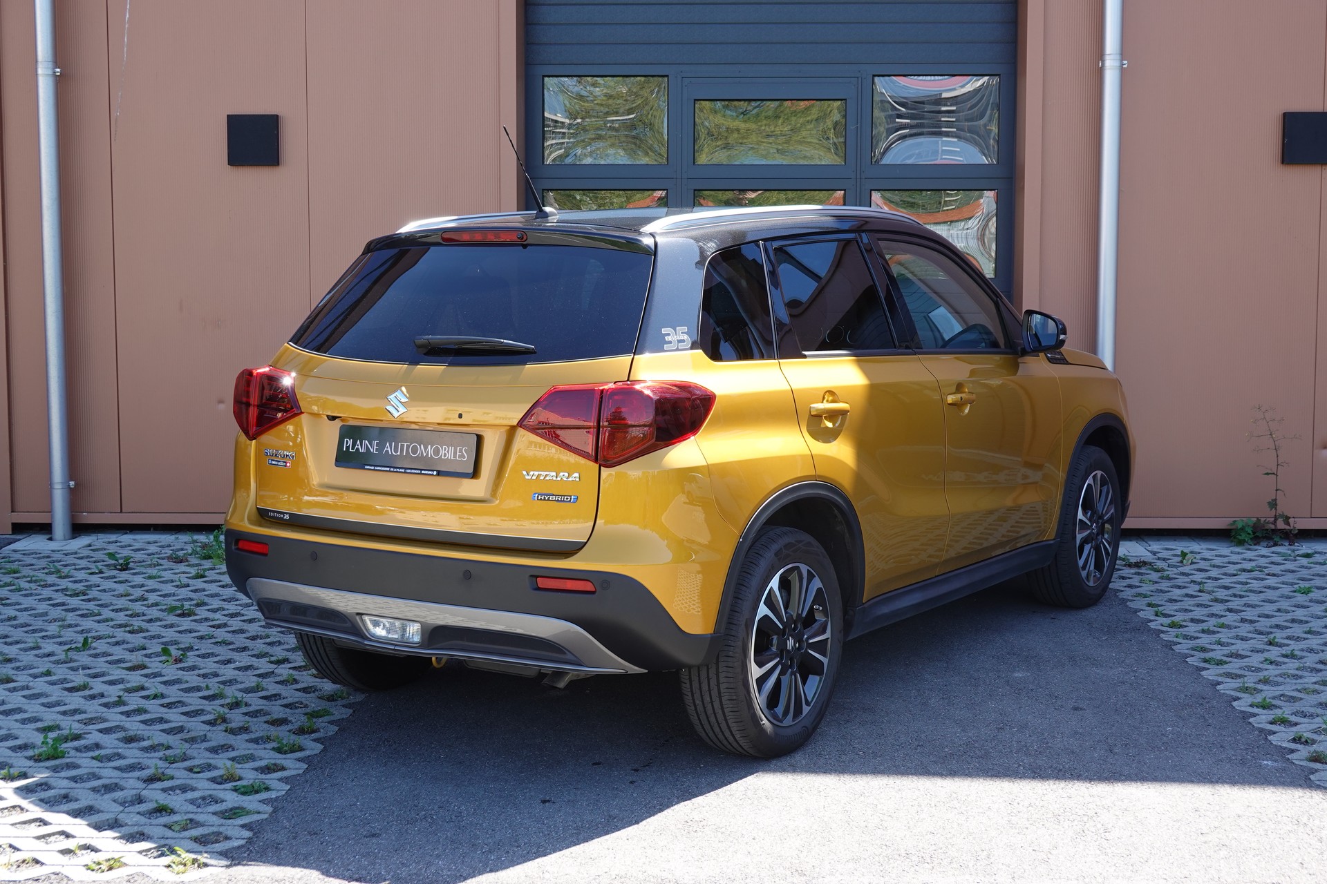 SUZUKI Vitara 1.5 Hybrid Edition 35 Top 4x4 AGS - " Toit Ouvrant * GPS * Caméra * Tempomat Adaptatif * Sièges chauffants "-image-7