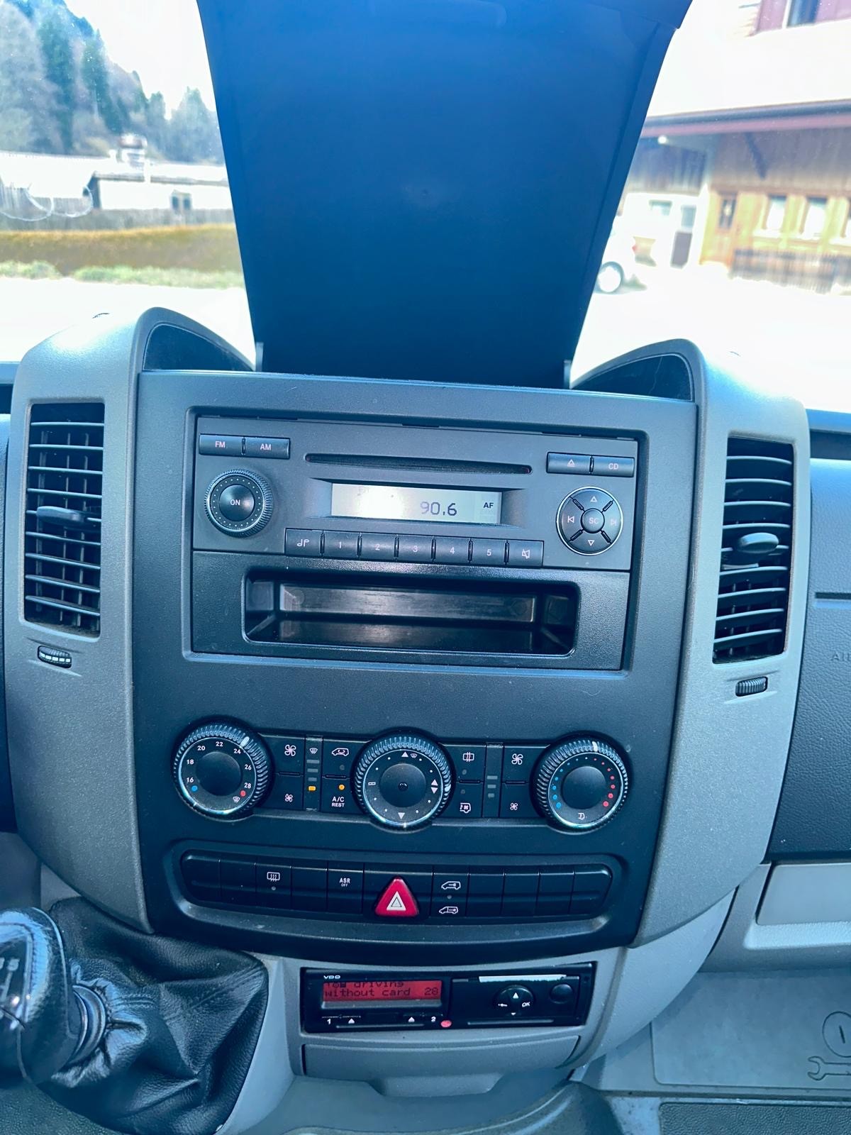 VW Crafter 35 2.5 TDI 109 PS-image-6