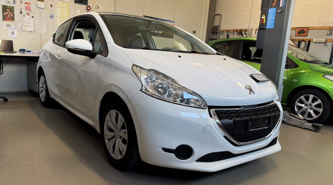 PEUGEOT 208 1.2 VTI Active-showroom-element-1
