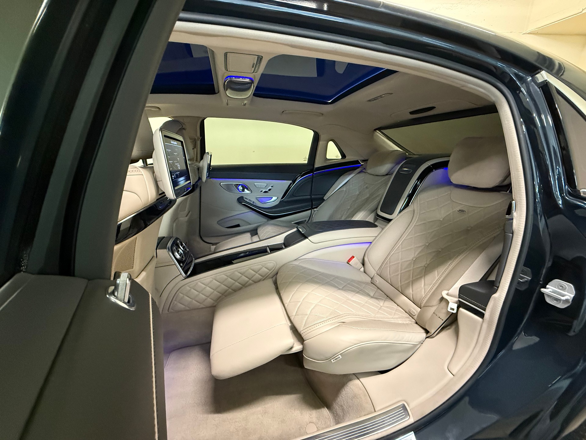 MERCEDES-BENZ S 600 Maybach 7G-Tronic-image-14