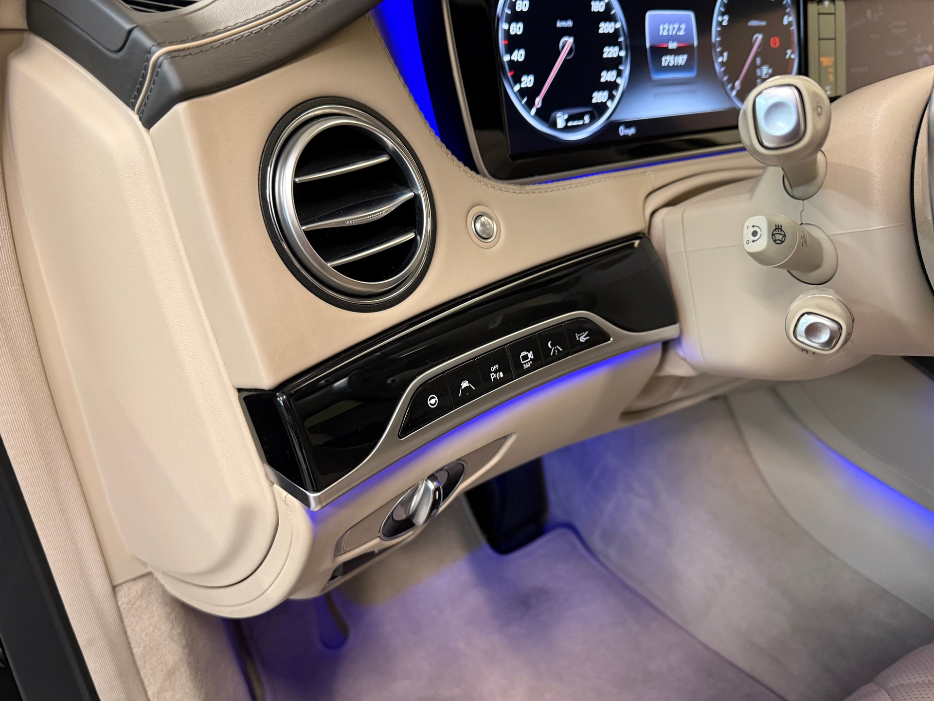 MERCEDES-BENZ S 600 Maybach 7G-Tronic-image-11