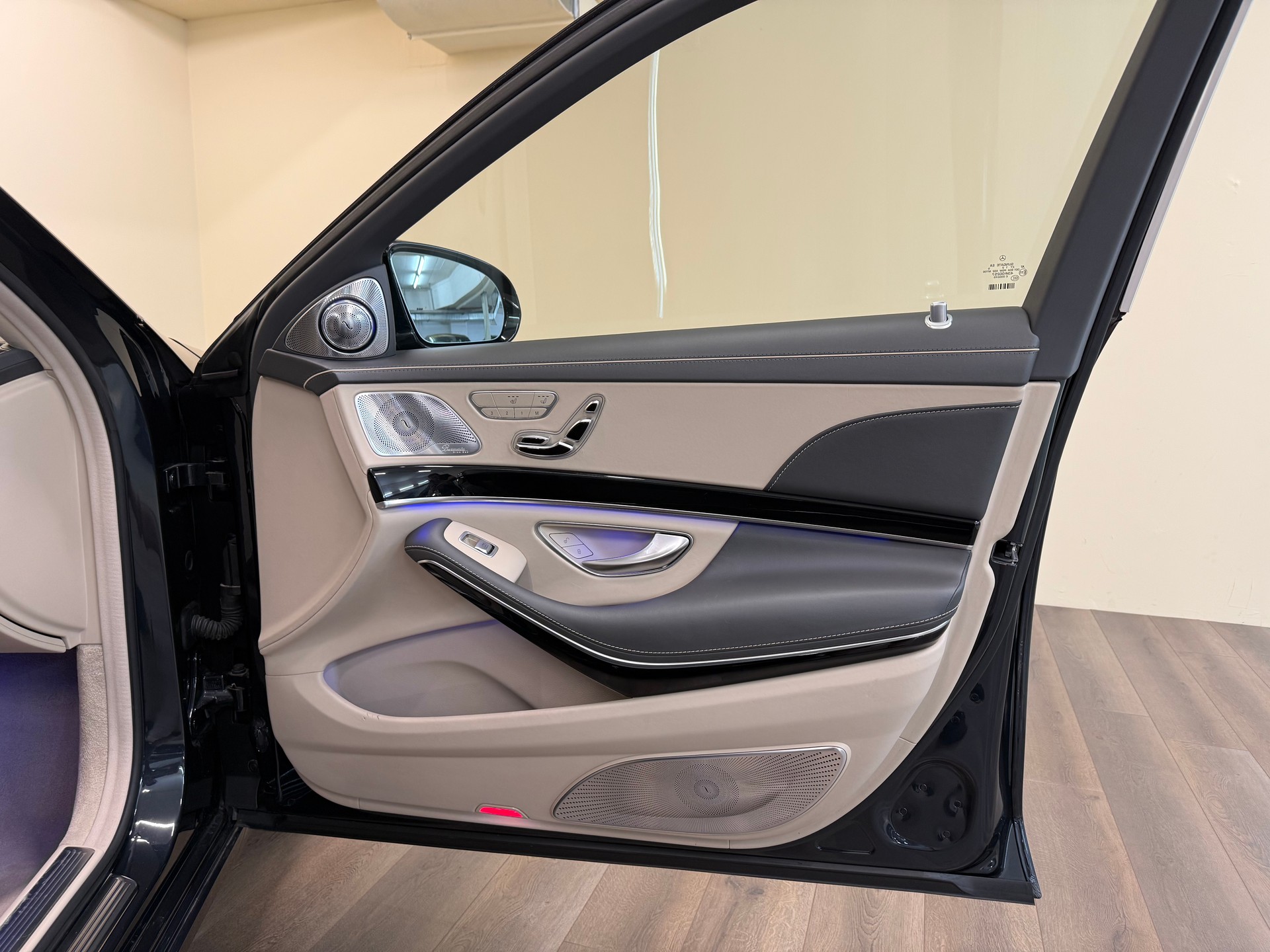 MERCEDES-BENZ S 600 Maybach 7G-Tronic-image-16