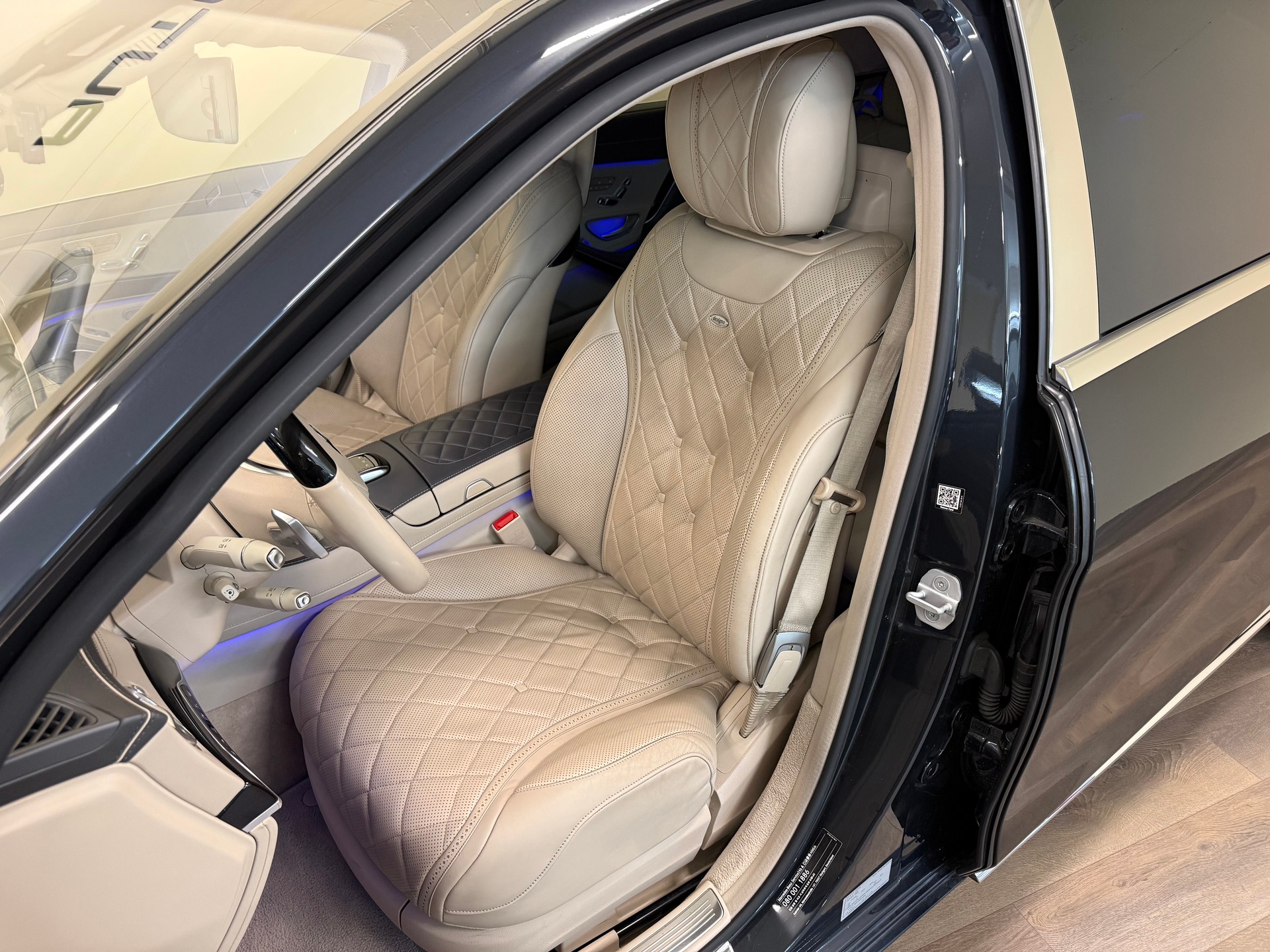 MERCEDES-BENZ S 600 Maybach 7G-Tronic-image-8