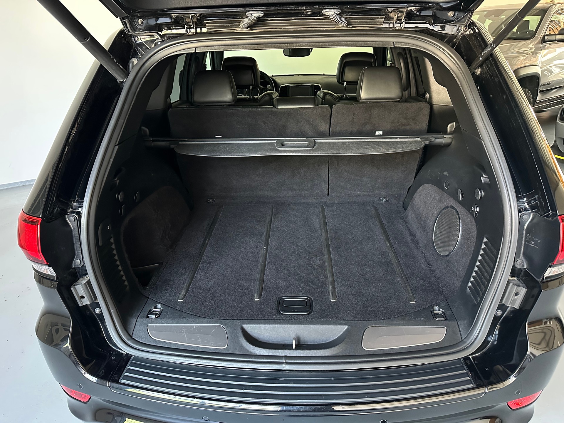 JEEP Grand Cherokee 6.4 V8 HEMI SRT8 Automatic-image-11