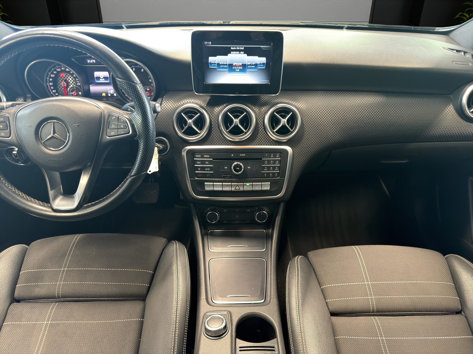 MERCEDES-BENZ A 200-image-6