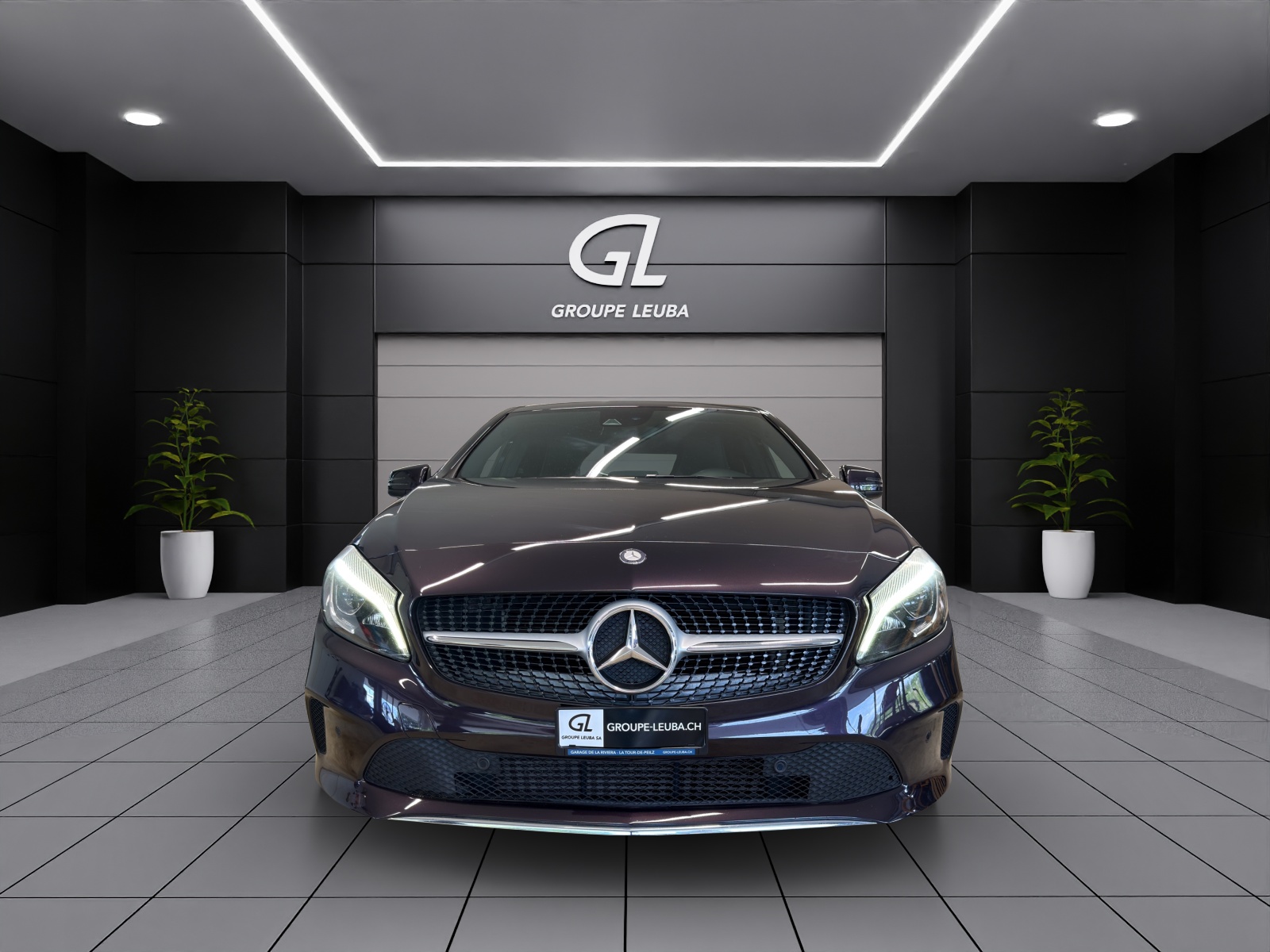 MERCEDES-BENZ A 200-showroom-element-1