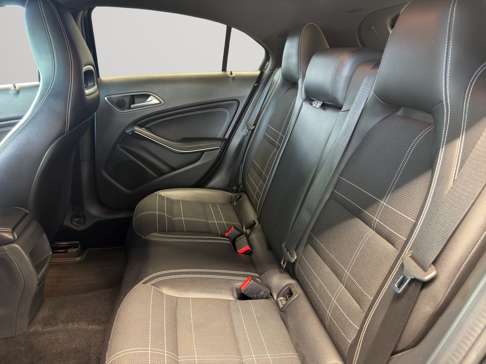 MERCEDES-BENZ A 200-image-12