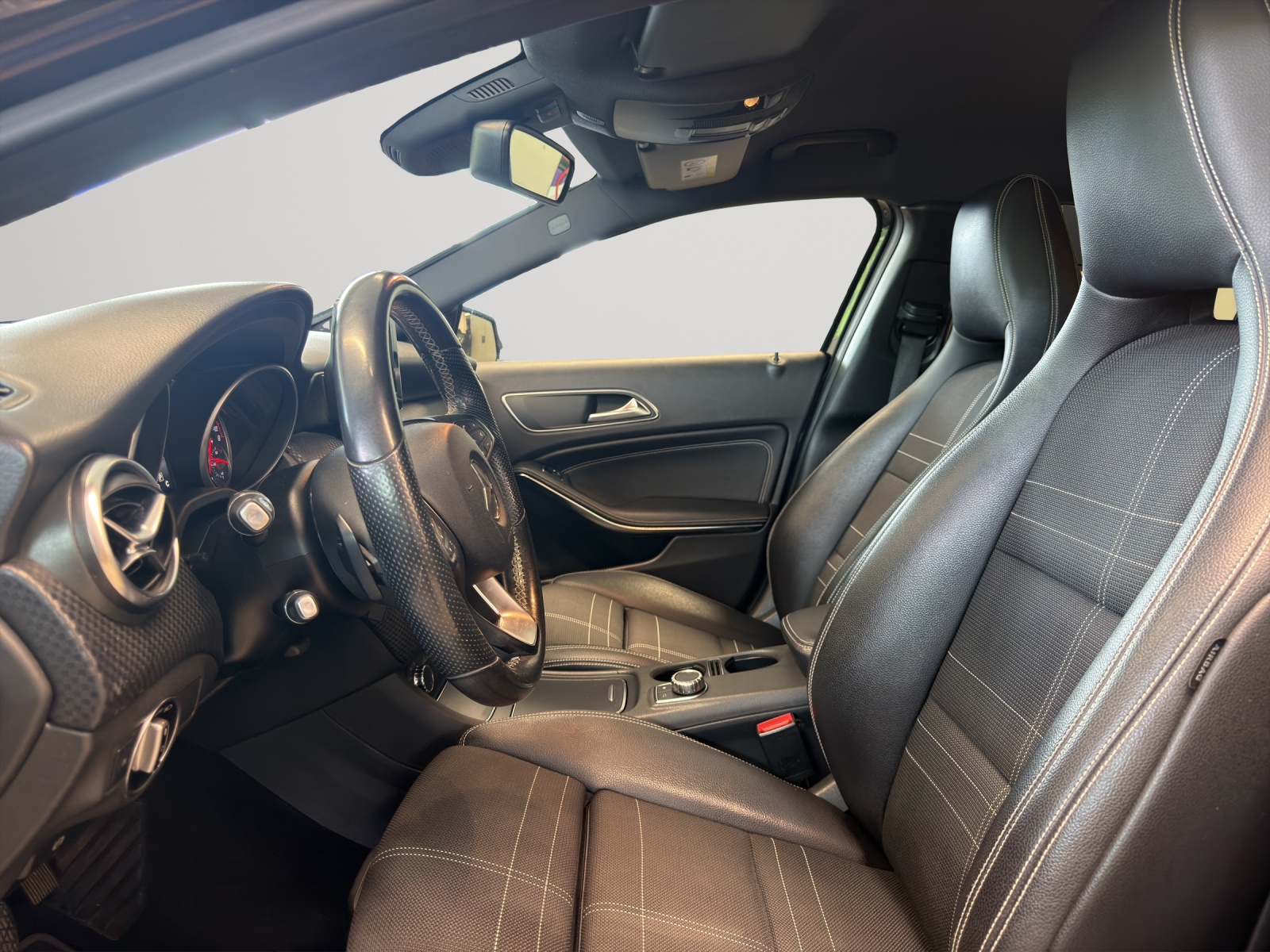 MERCEDES-BENZ A 200-image-10