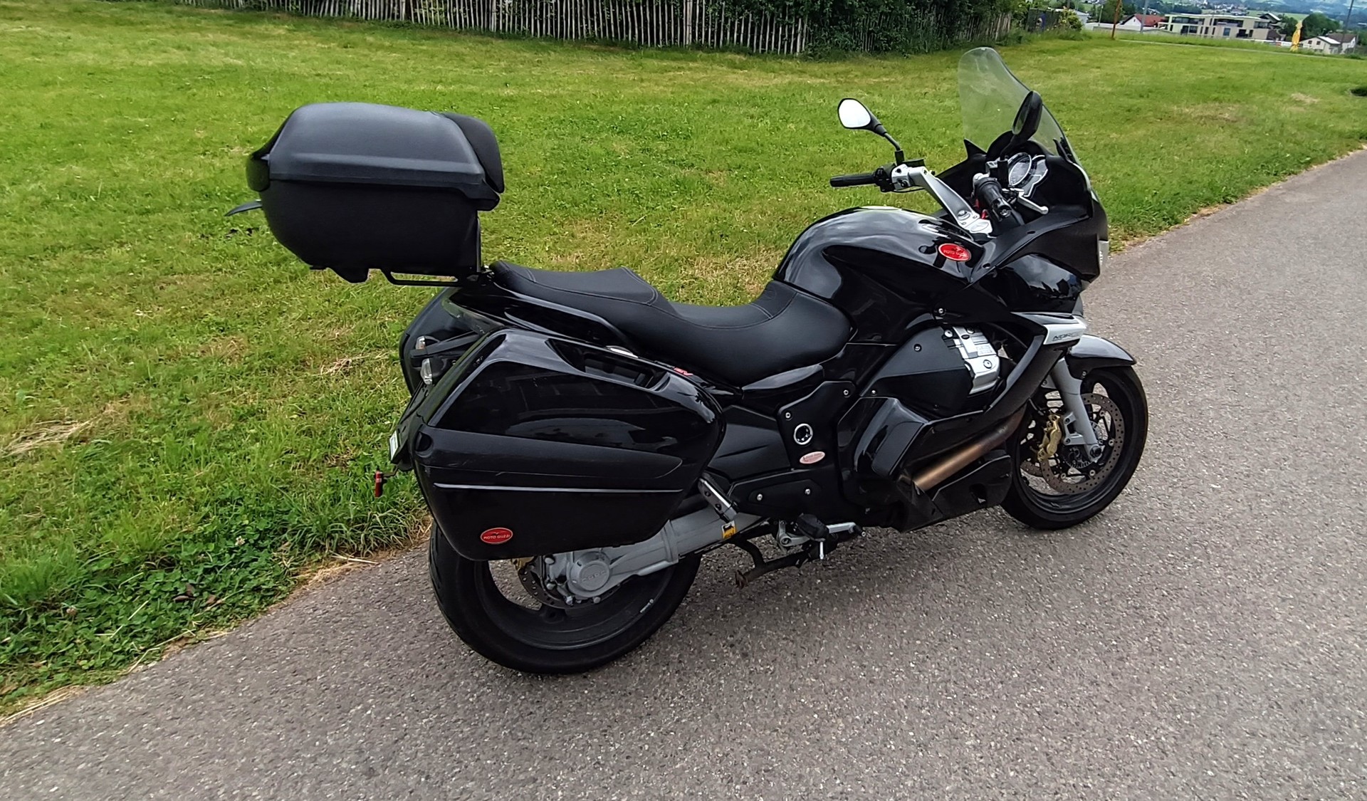 MOTO GUZZI Norge 1200 GT 8V ABS-image-2