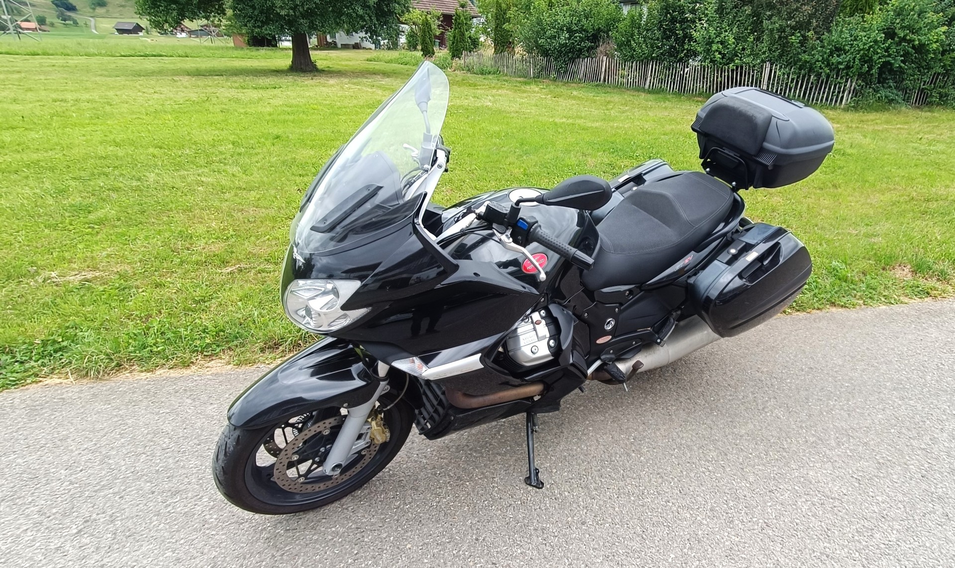 MOTO GUZZI Norge 1200 GT 8V ABS-image-1