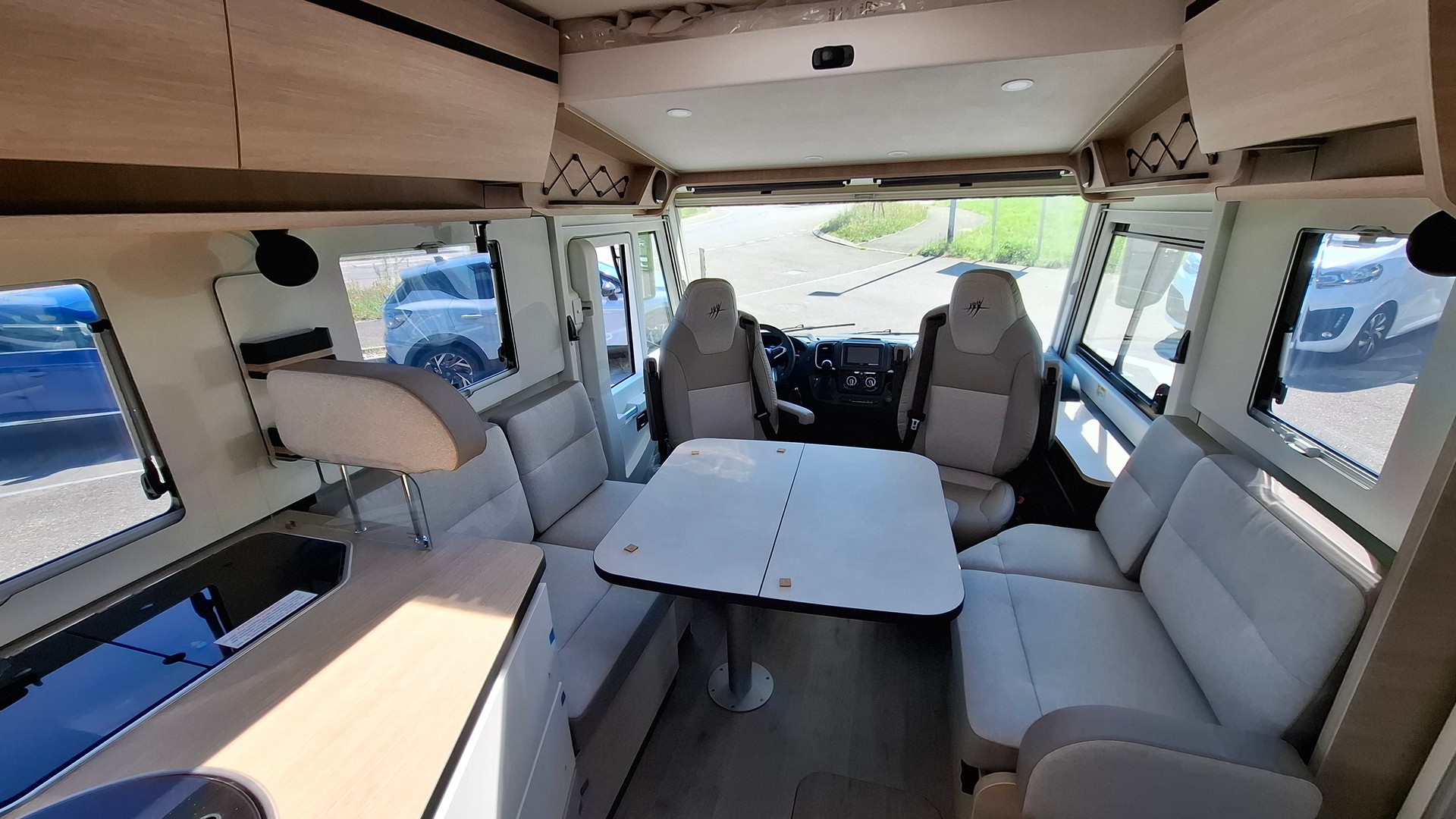 RAPIDO 896F-image-5