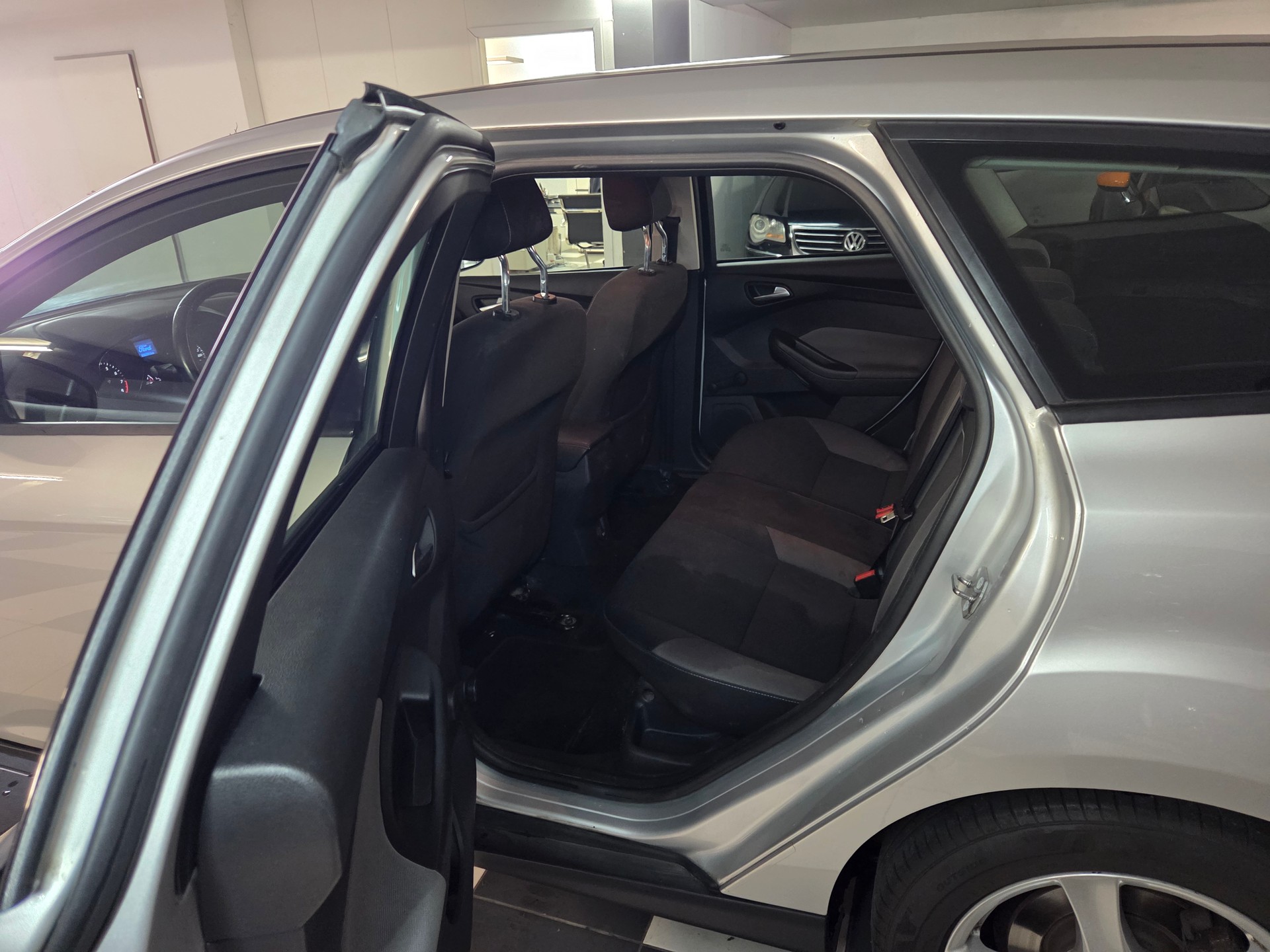 FORD Focus 1.0 SCTi Business-image-10