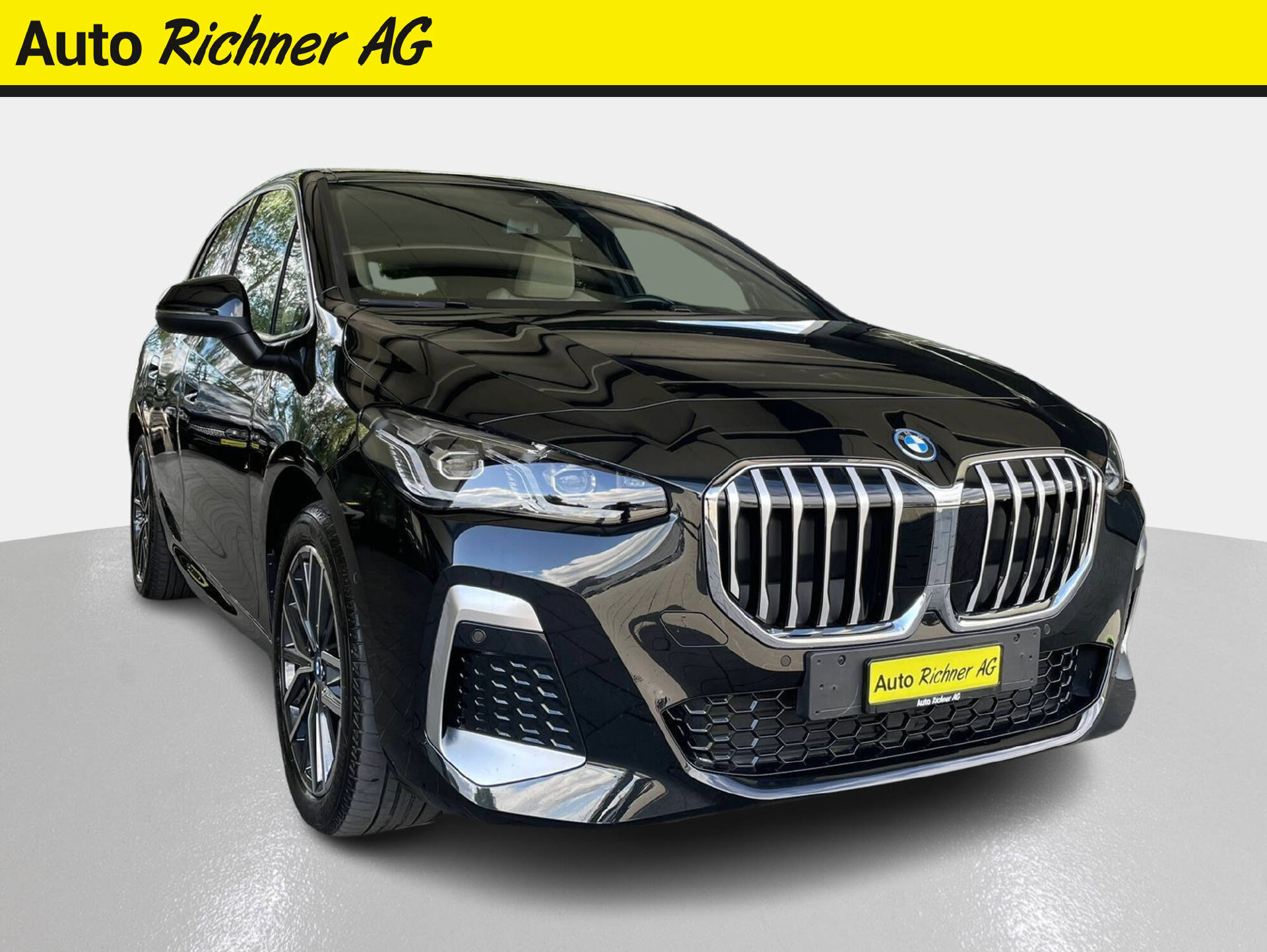 BMW 225e xDrive paddles Active Tourer