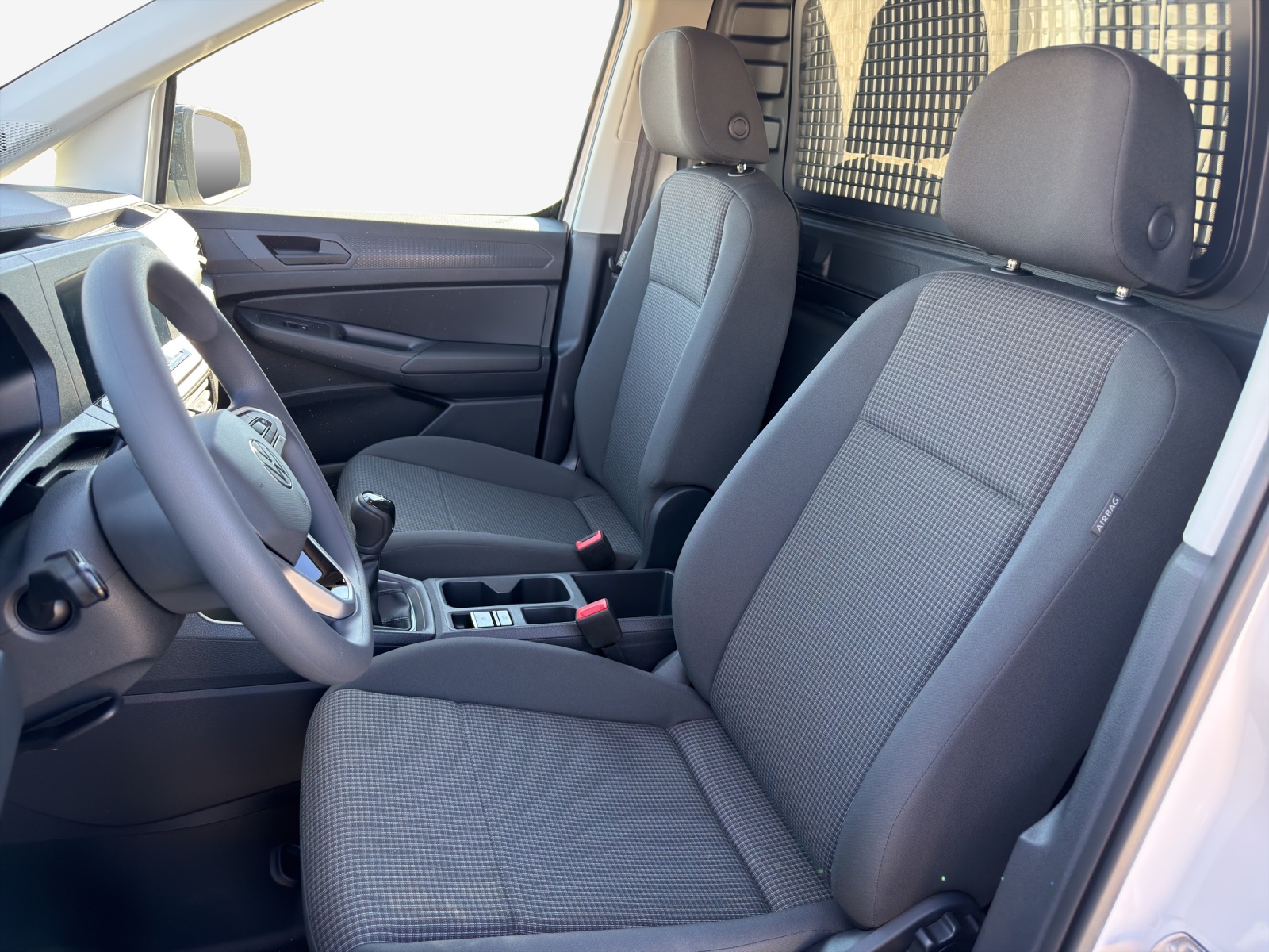 VW Caddy Cargo 2.0TDI-image-7