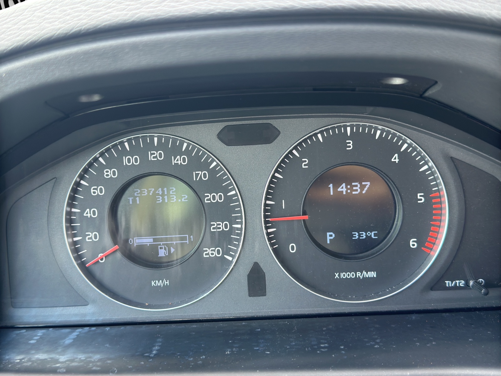VOLVO XC70 D5 AWD Summum Geartronic-image-18