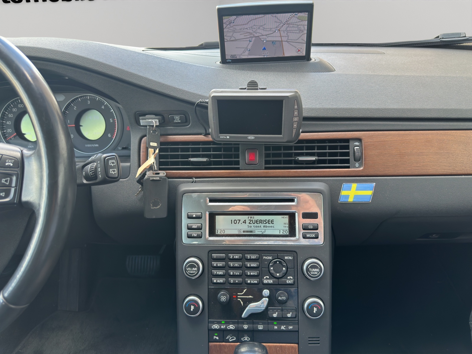 VOLVO XC70 D5 AWD Summum Geartronic-image-16