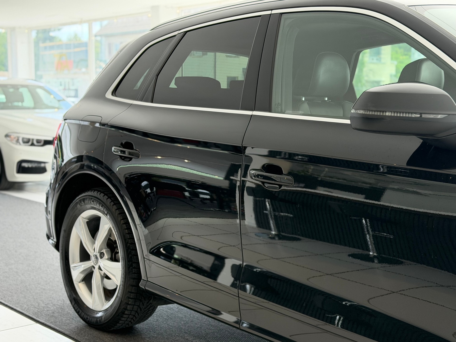 AUDI Q5 2.0 TFSI sport quattro S-tronic **TOP Ausstattung**-image-5