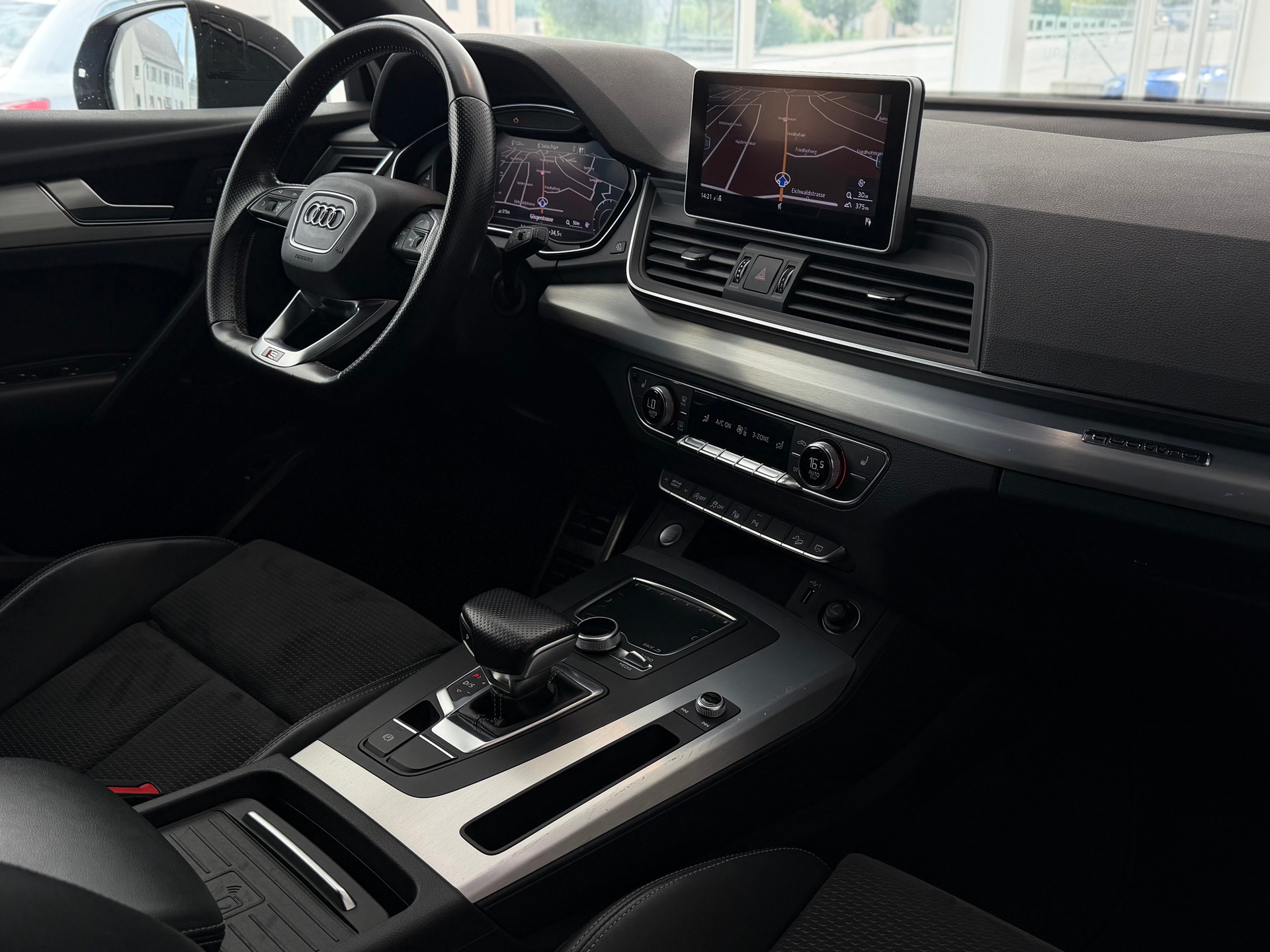 AUDI Q5 2.0 TFSI sport quattro S-tronic **TOP Ausstattung**-image-21
