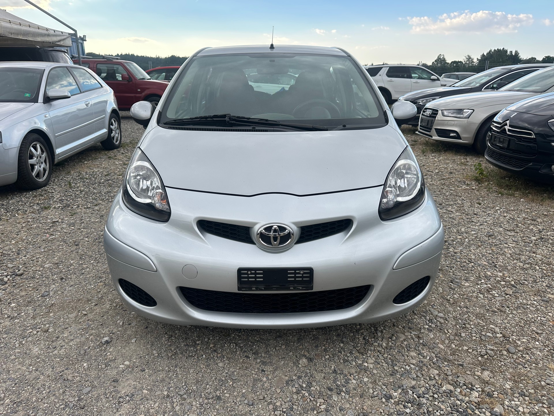 TOYOTA Aygo 1.0 Linea Luna Cool-image-1