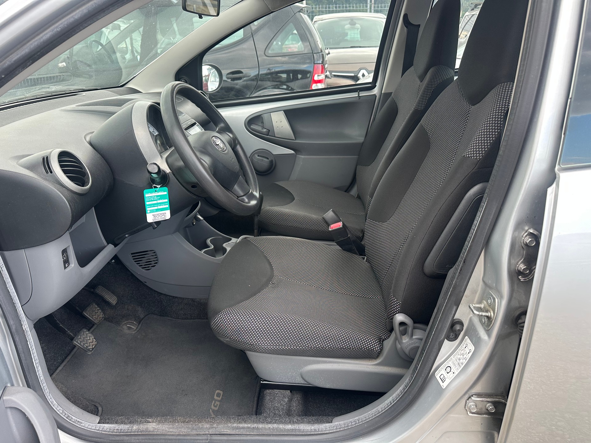 TOYOTA Aygo 1.0 Linea Luna Cool-image-7