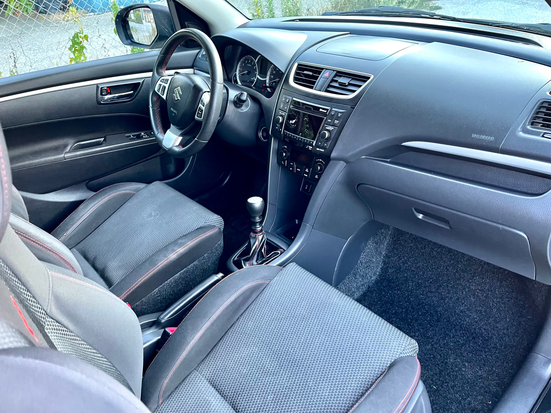 SUZUKI Swift 1.6i 16V Sport-image-19