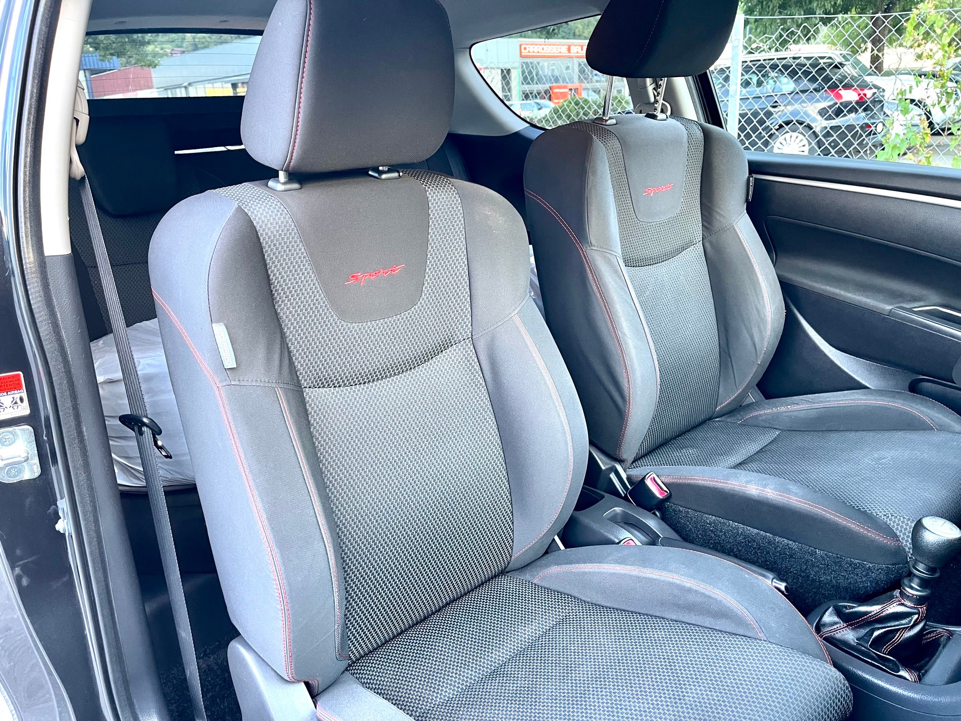 SUZUKI Swift 1.6i 16V Sport-image-11