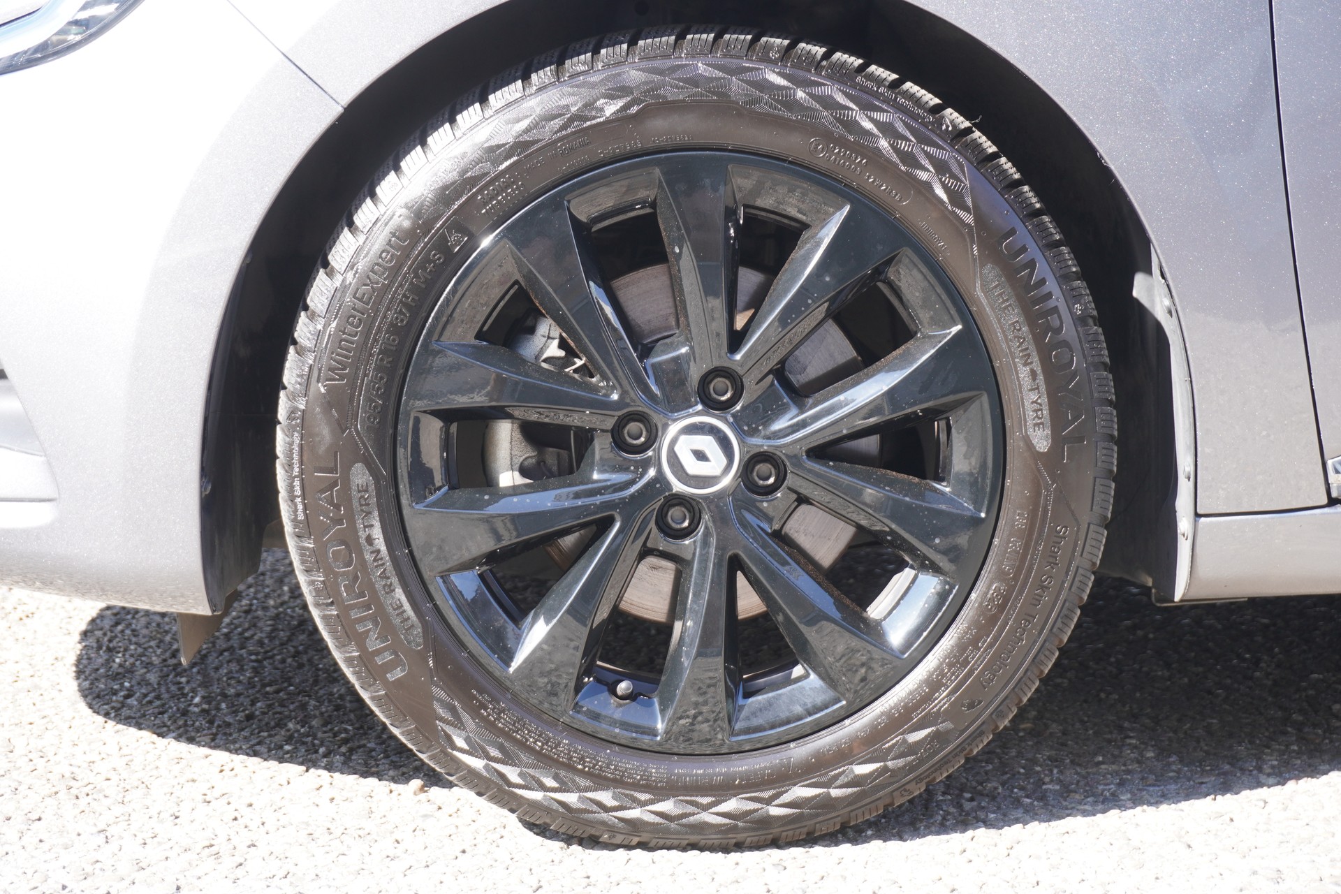 RENAULT Clio 1.6 E-Tech Techno-image-8