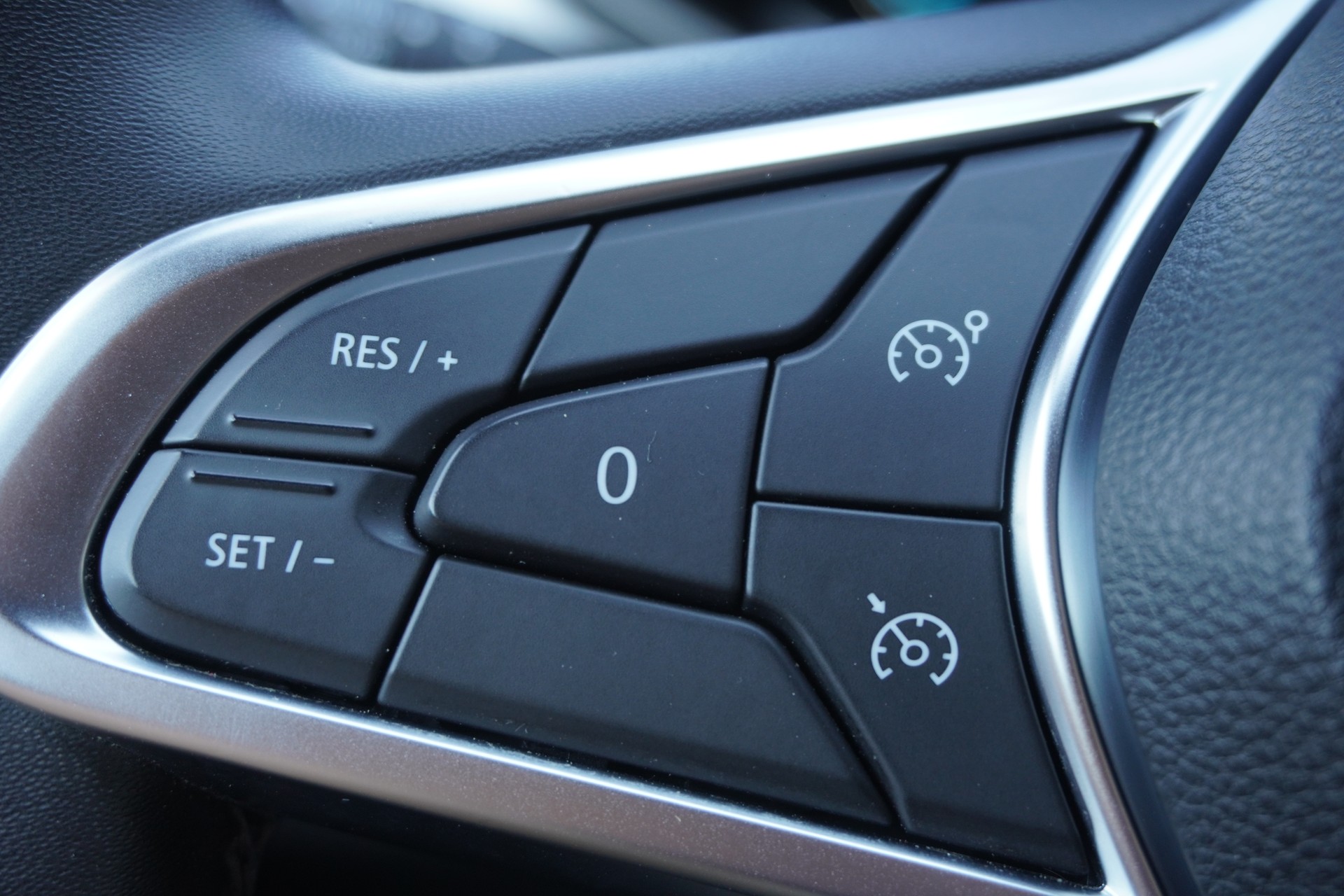 RENAULT Clio 1.6 E-Tech Techno-image-28