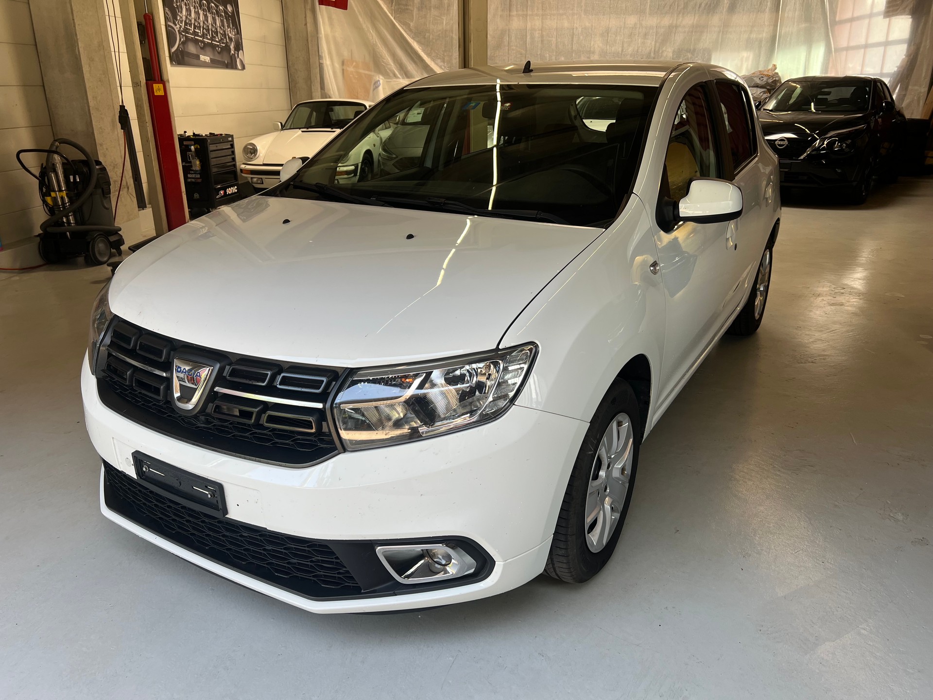 DACIA Sandero 1.2-showroom-element-1